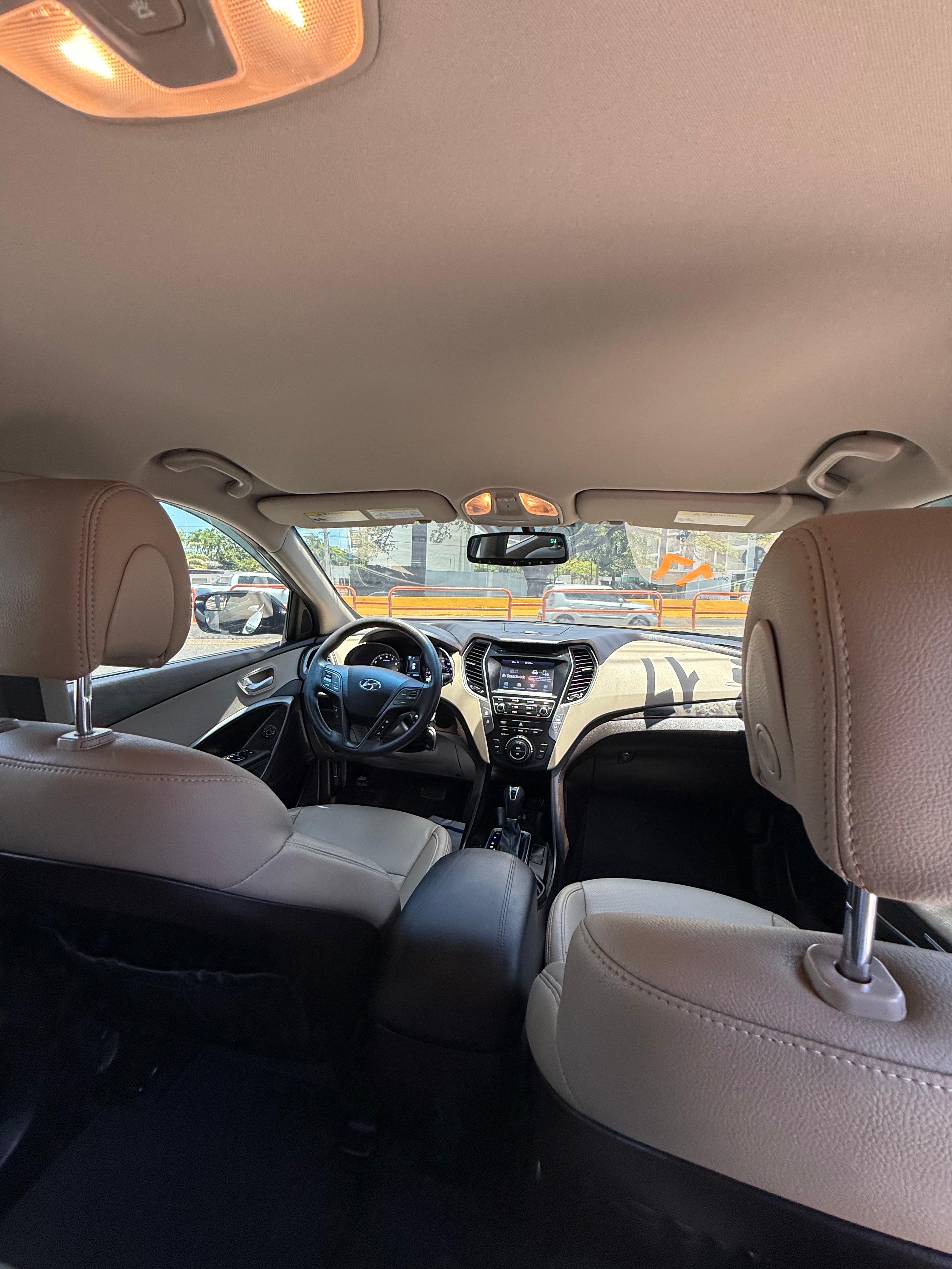 jeepetas y camionetas - Hyundai Santa fe 2017 3