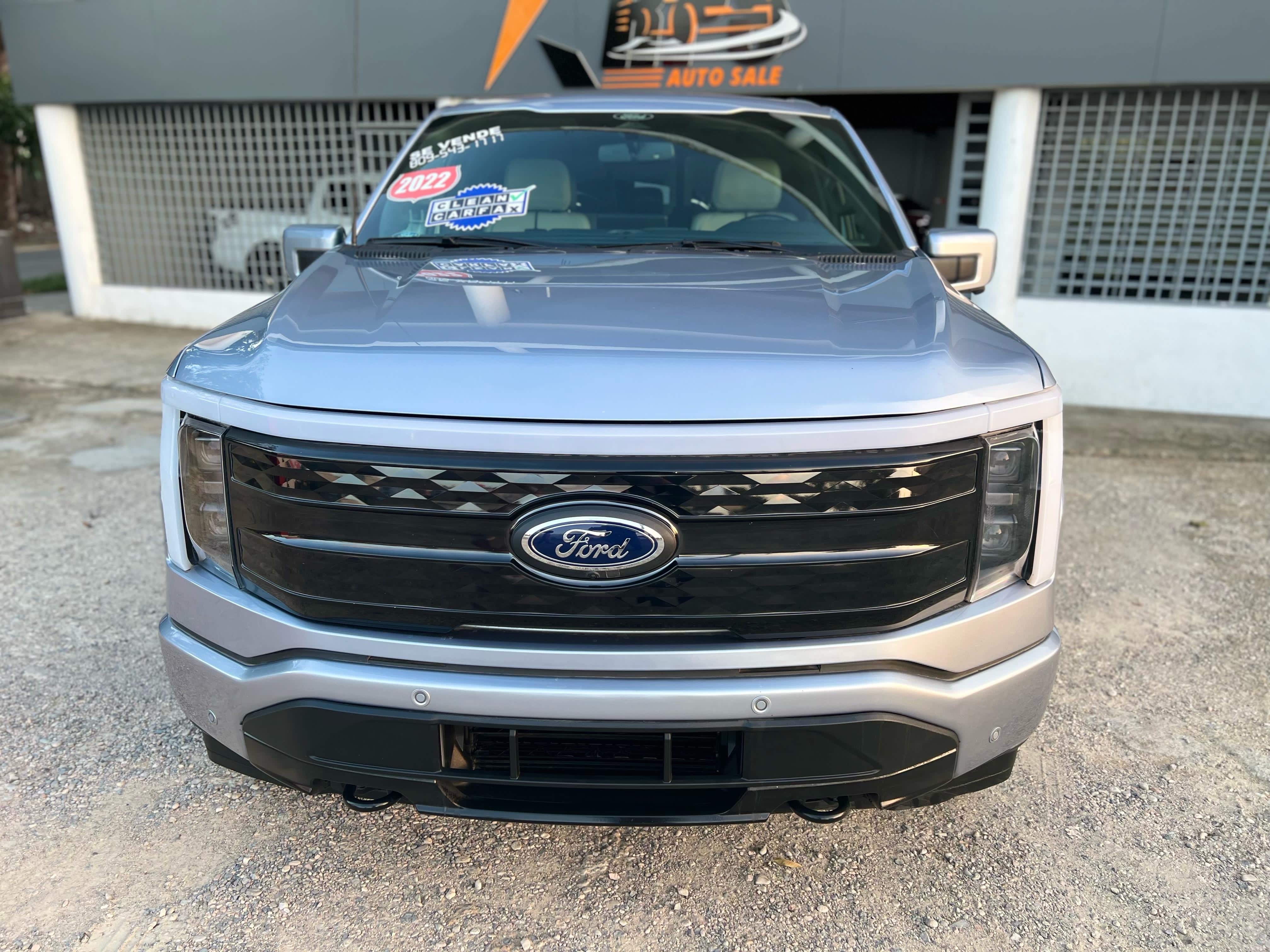 jeepetas y camionetas -  Ford F-150 Lightning Platinum 2022 1