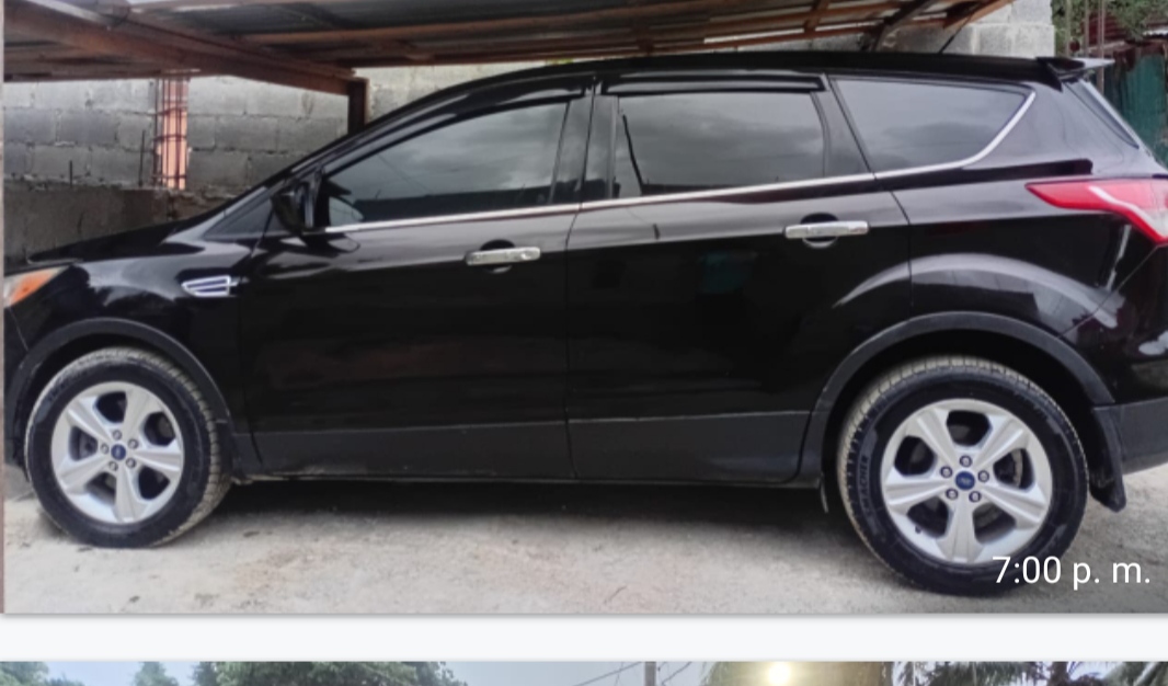 jeepetas y camionetas - Se Ford escape 2013 en excelente condiciones en375 5