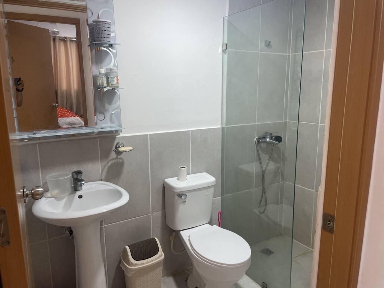 apartamentos - VENDO APT TIPO PENHOUSE 
3 pisos 
Jacuzzi 
Terraza 
4 habitaciones 
2 parqueos
 5