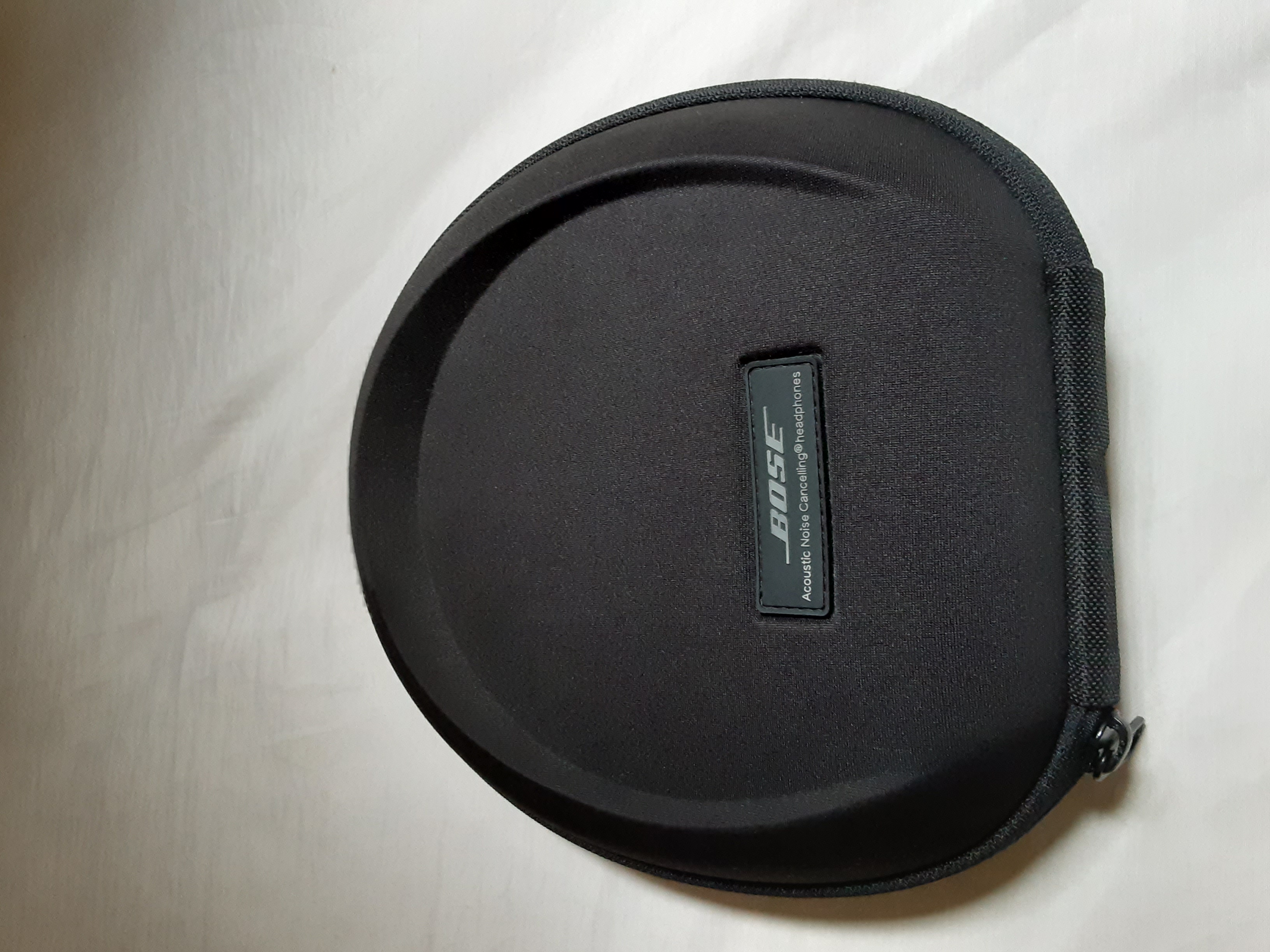 accesorios para electronica - Estuche para audífonos.
