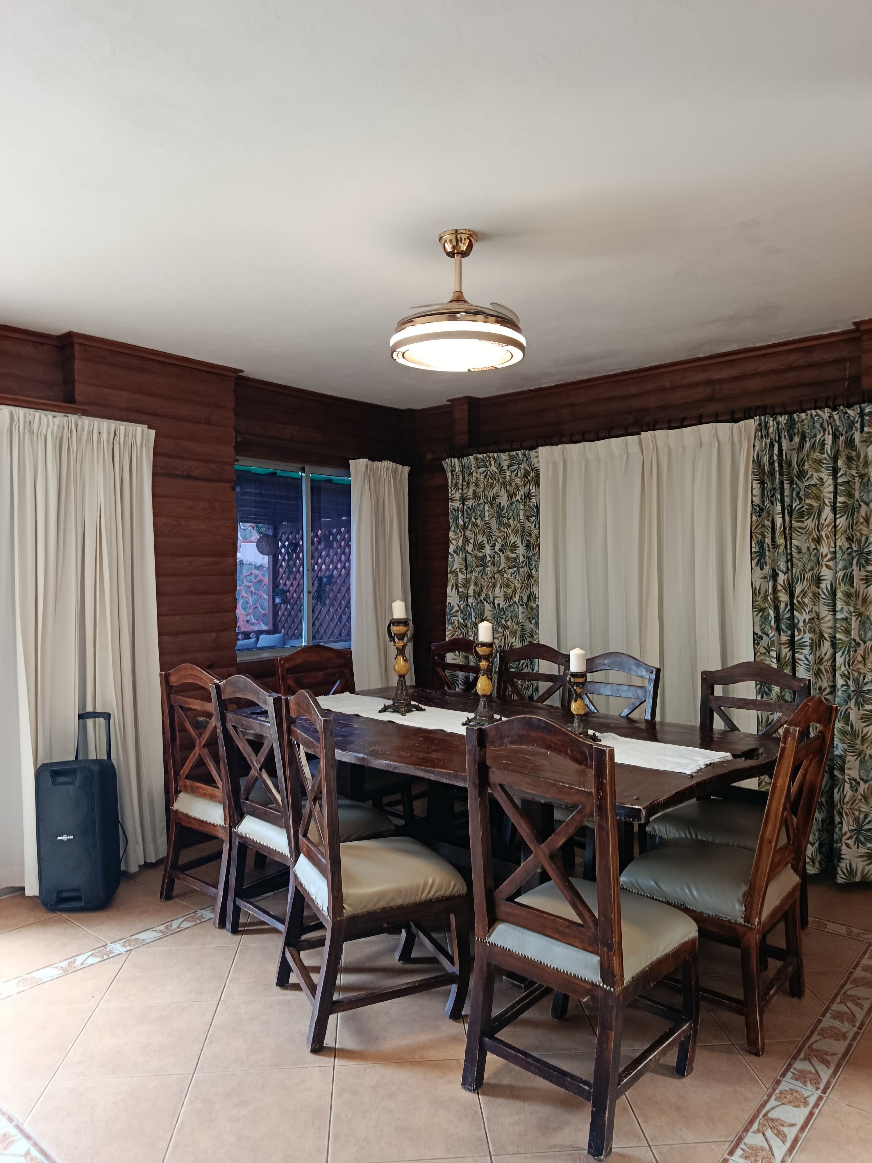 casas vacacionales y villas - Exclusiva villa amueblada en venta en Constanza  3