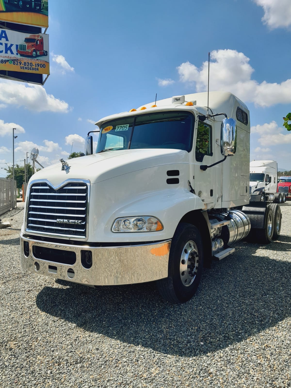 camiones y vehiculos pesados - MACK PINNACLE AÑO 2015 