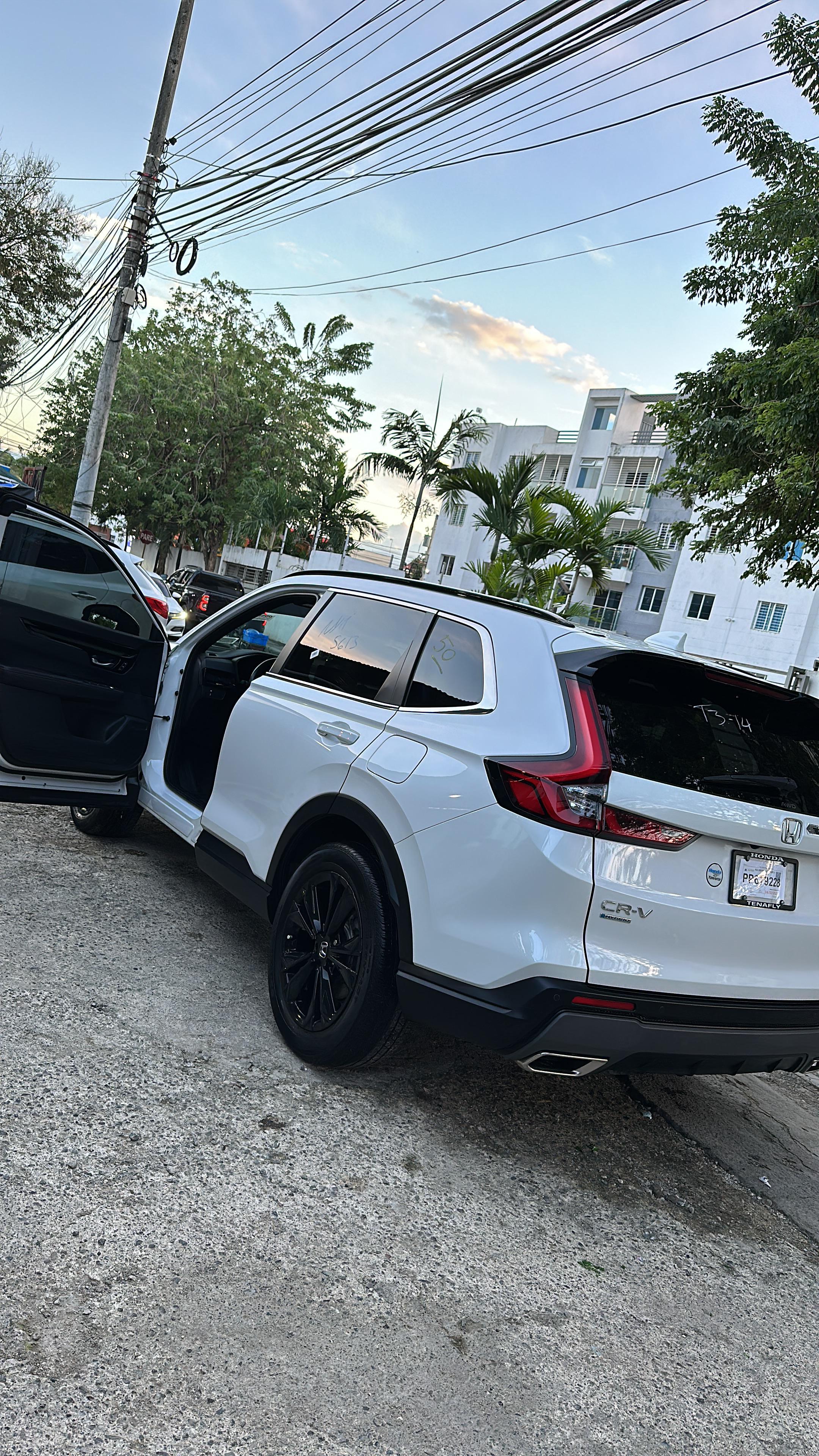 jeepetas y camionetas - Honda crv sport touring híbrida 2024 4