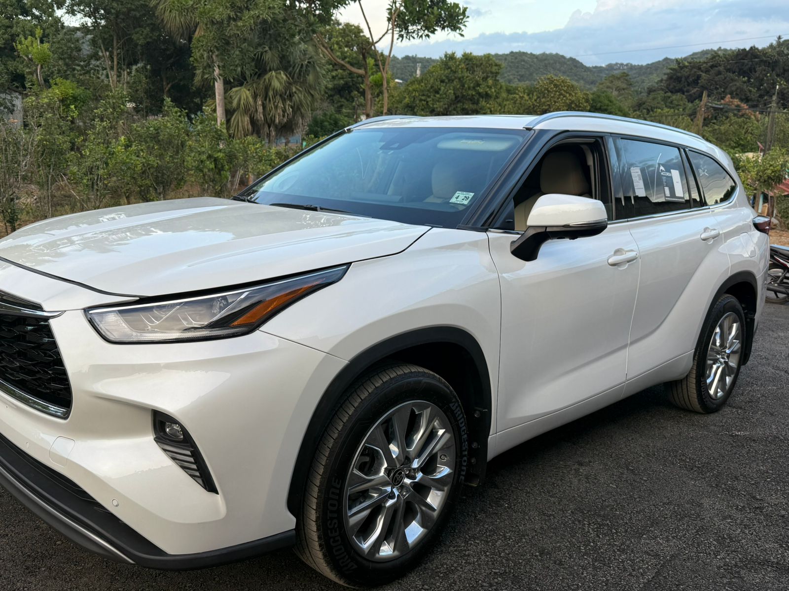jeepetas y camionetas - Toyota higlander xle 2014 5