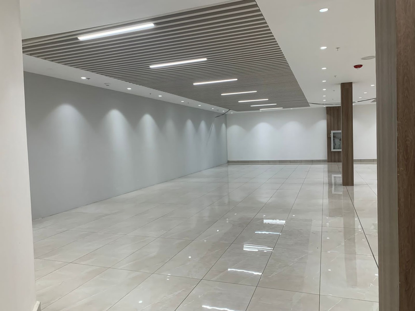 oficinas y locales comerciales - Urbanizacion Fernandez oficina 71m2 3er nivel edificio corporativo 1