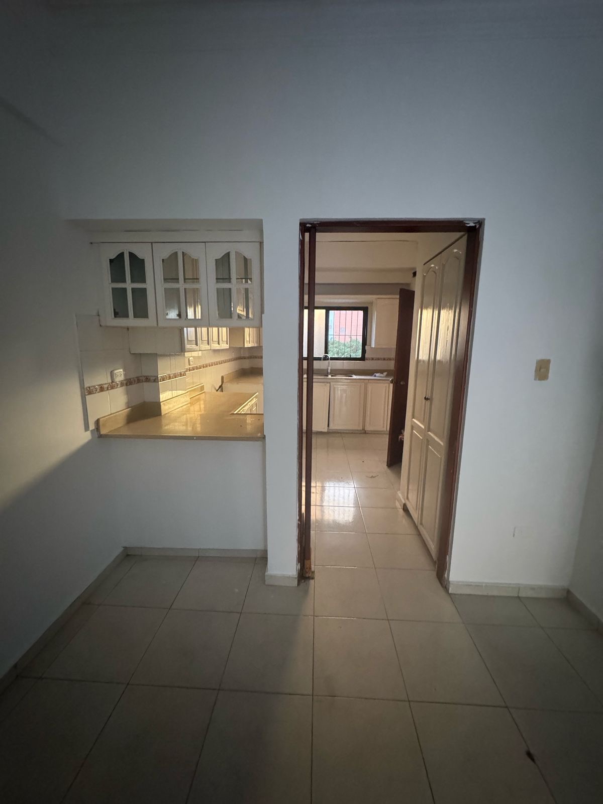apartamentos - Evaristo Morales tres hab piso 6 dos parqueos balc 6