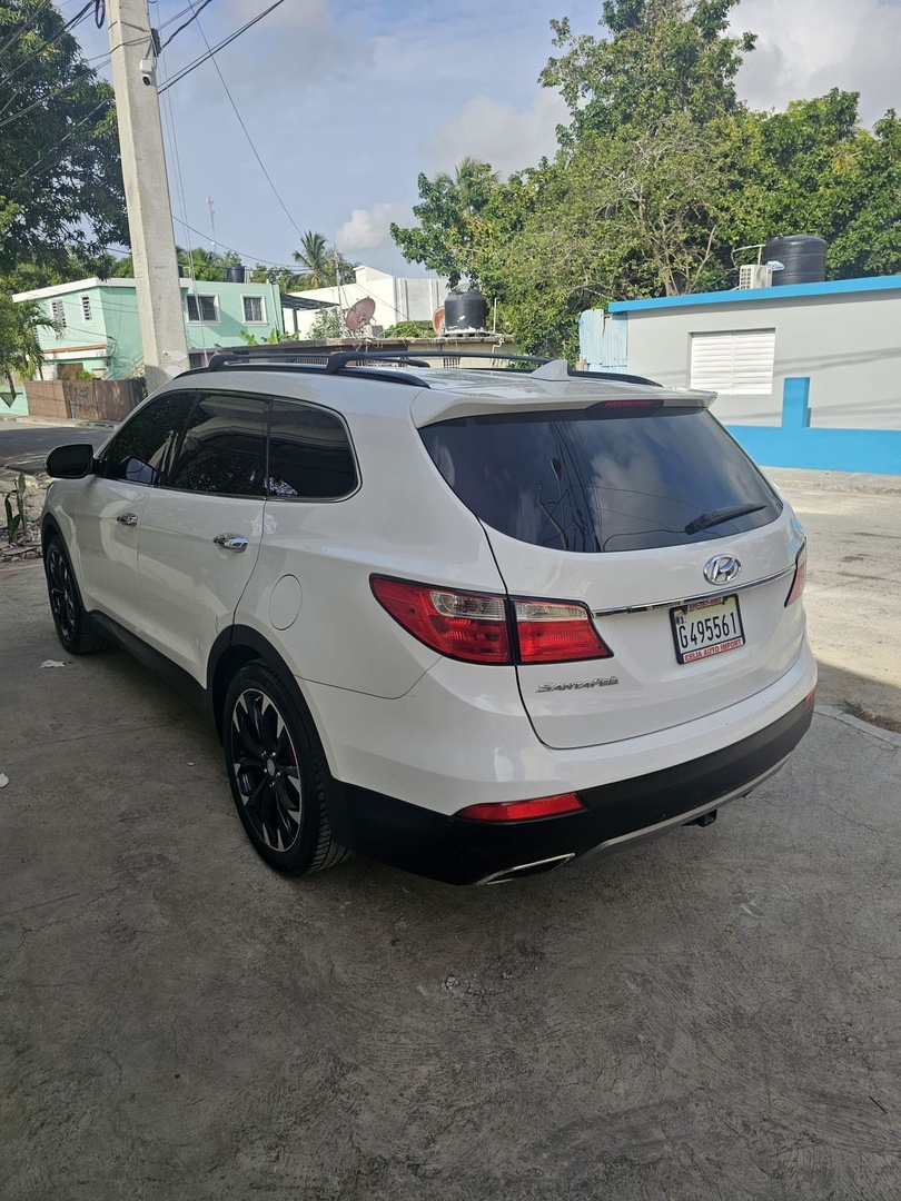 jeepetas y camionetas - Vendo hyundai gran santa fe GLS-2013

 1