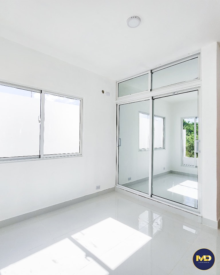 casas - 🏡Casa Nueva en Santo Domingo Este | 3Hab, Patio y Marquesina | Cerca Av. Hípica 5