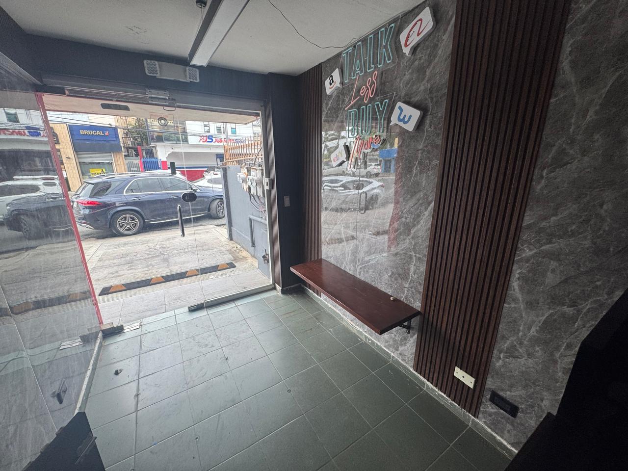 oficinas y locales comerciales - LOCAL COMERCIAL 1er. Nivel (OZAMA TRAVEL) 0