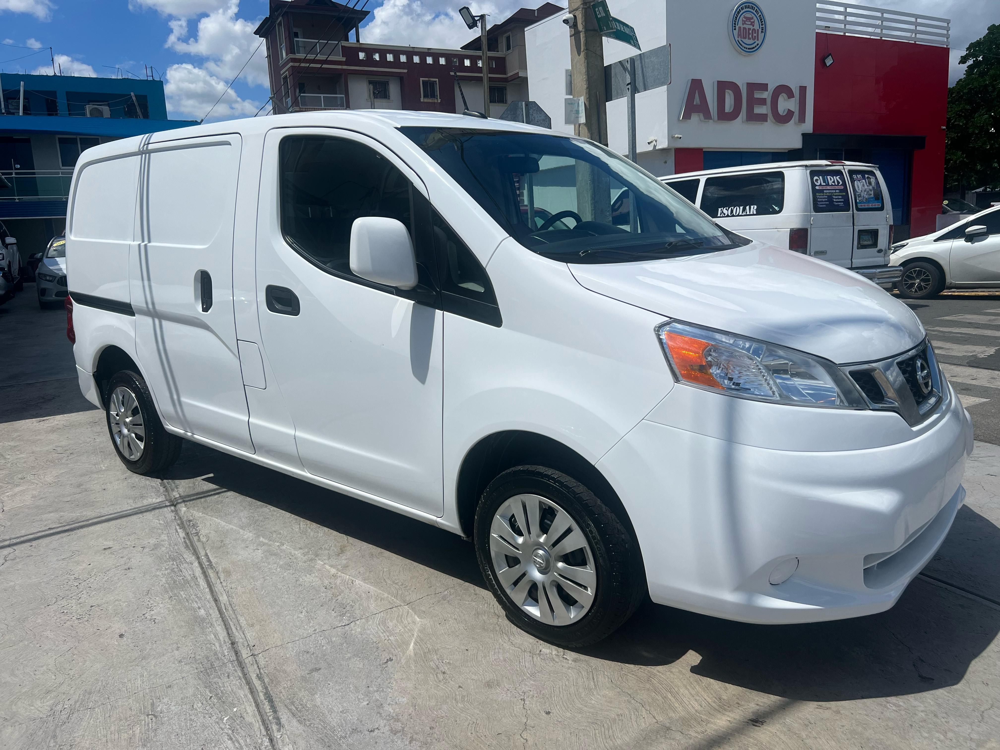 jeepetas y camionetas - Nissan NV 200 2020 7