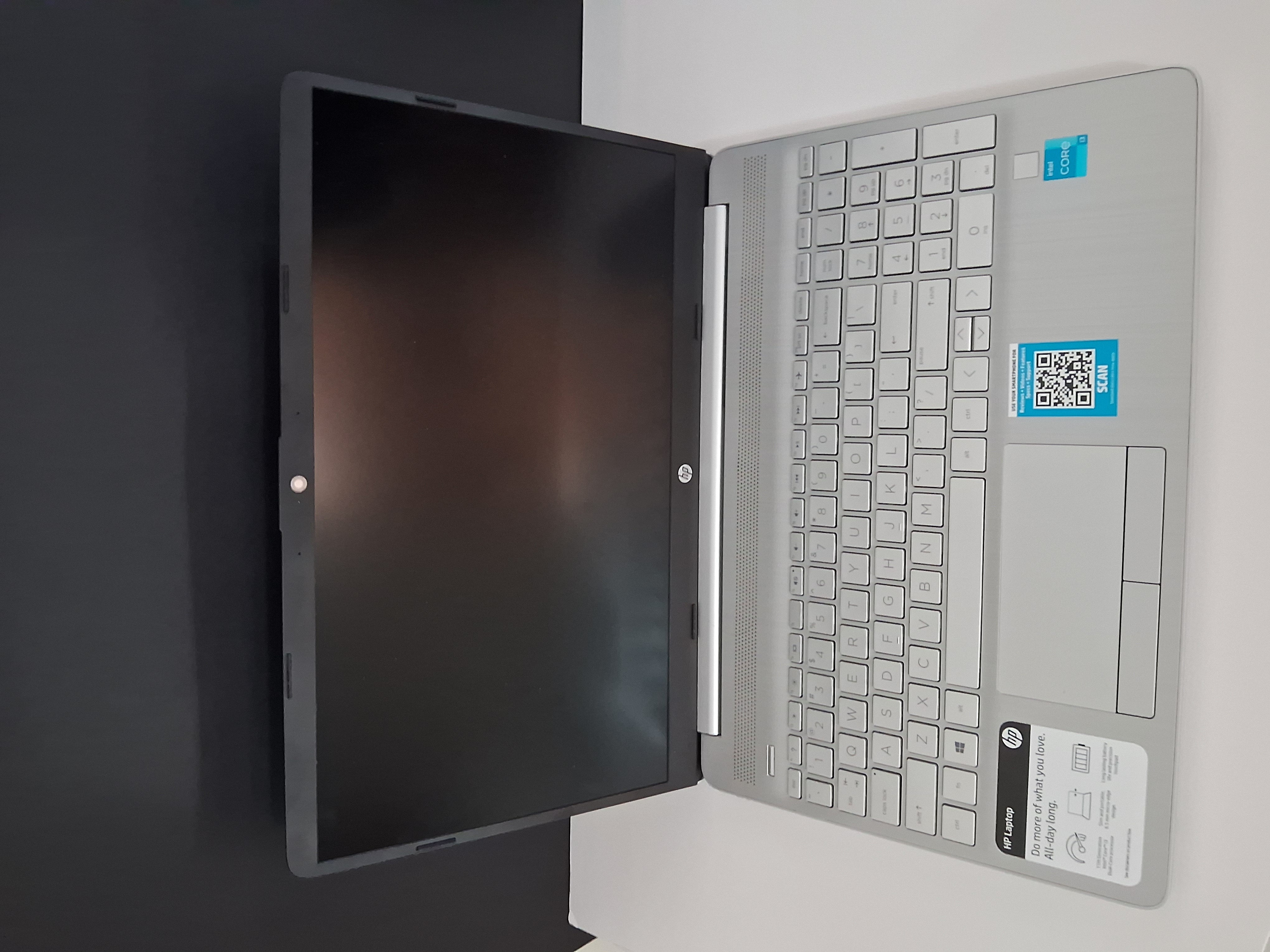 computadoras y laptops - Laptop HP intel core i5 nueva 3