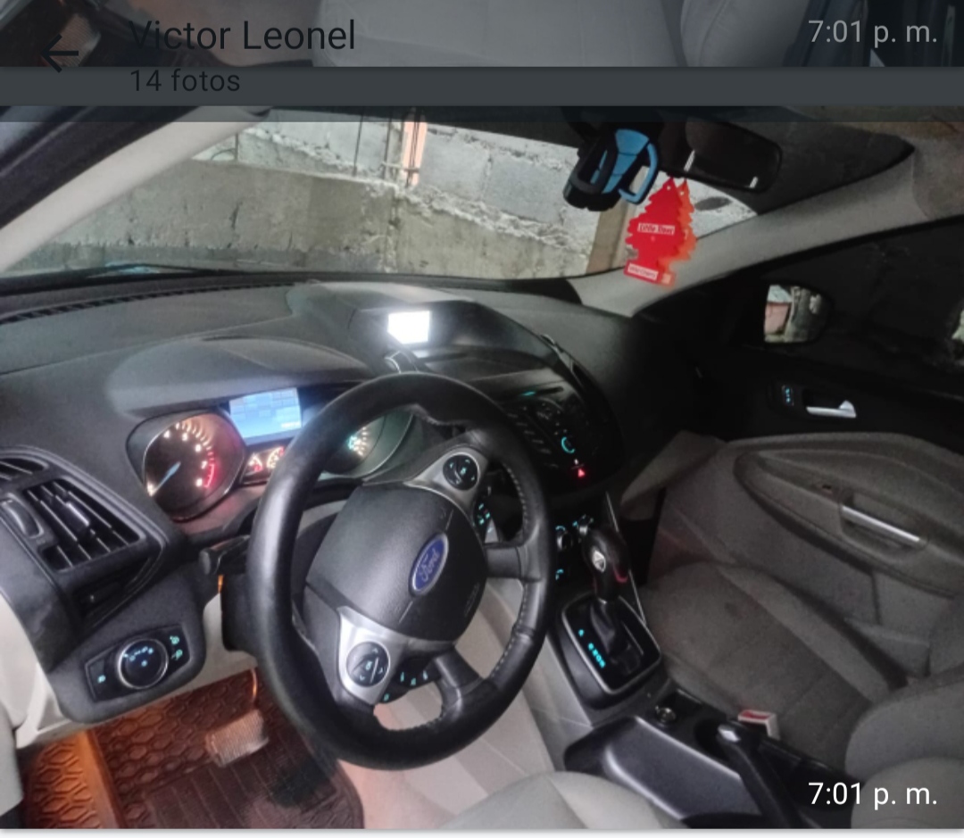 jeepetas y camionetas - Se Ford escape 2013 en excelente condiciones en375 2