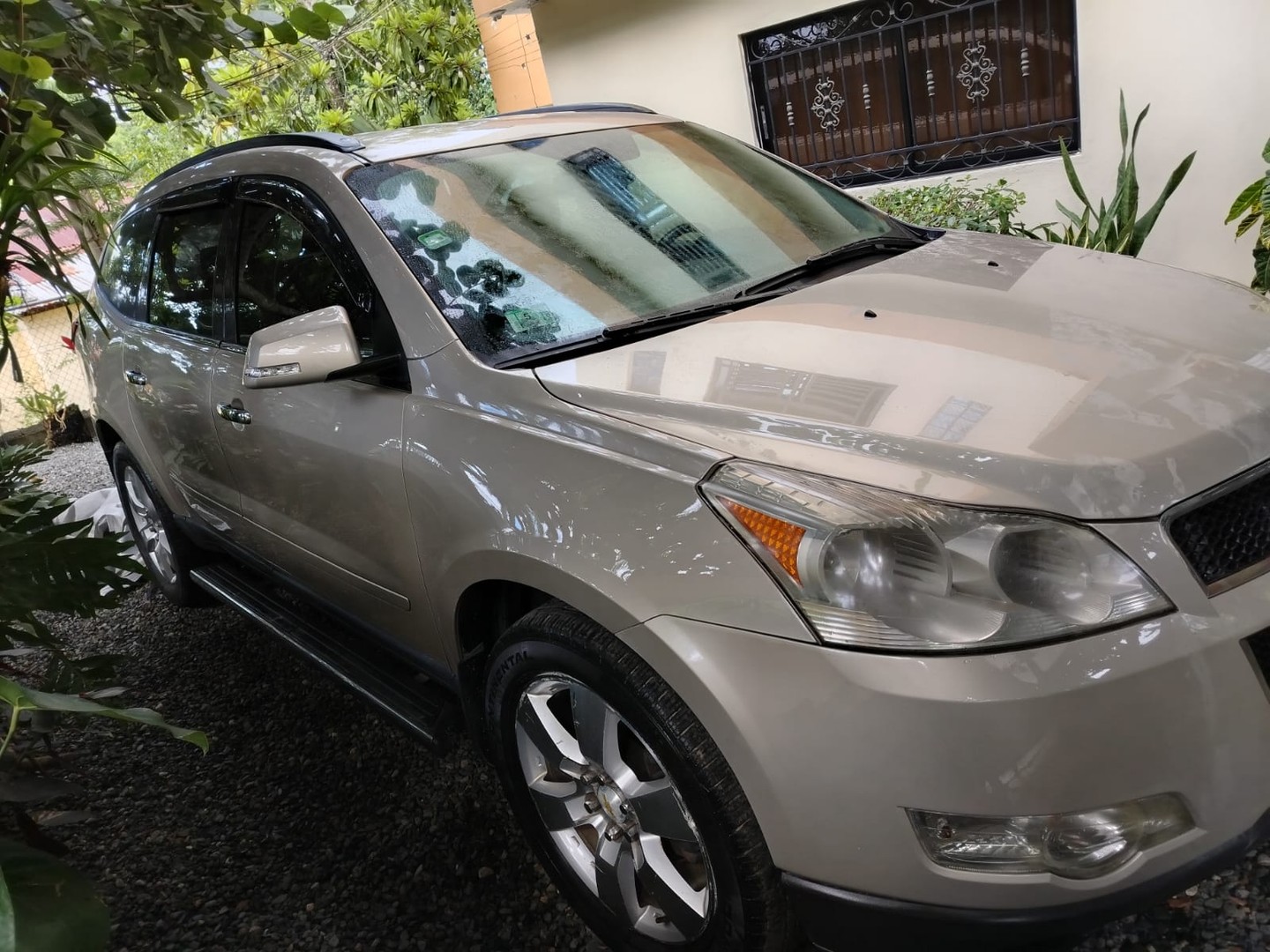 jeepetas y camionetas - Chevrolet Traverse 2102 De Oportunidad 4x4 AWD 3 filas de asientos en piel 3