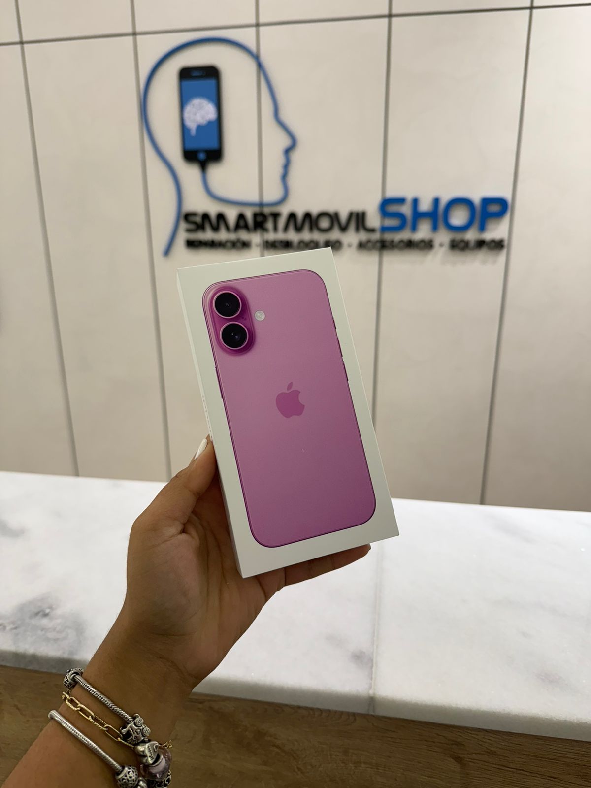 celulares y tabletas - IPHONE 16 256GB E-SIM FACTORY UNLOCK