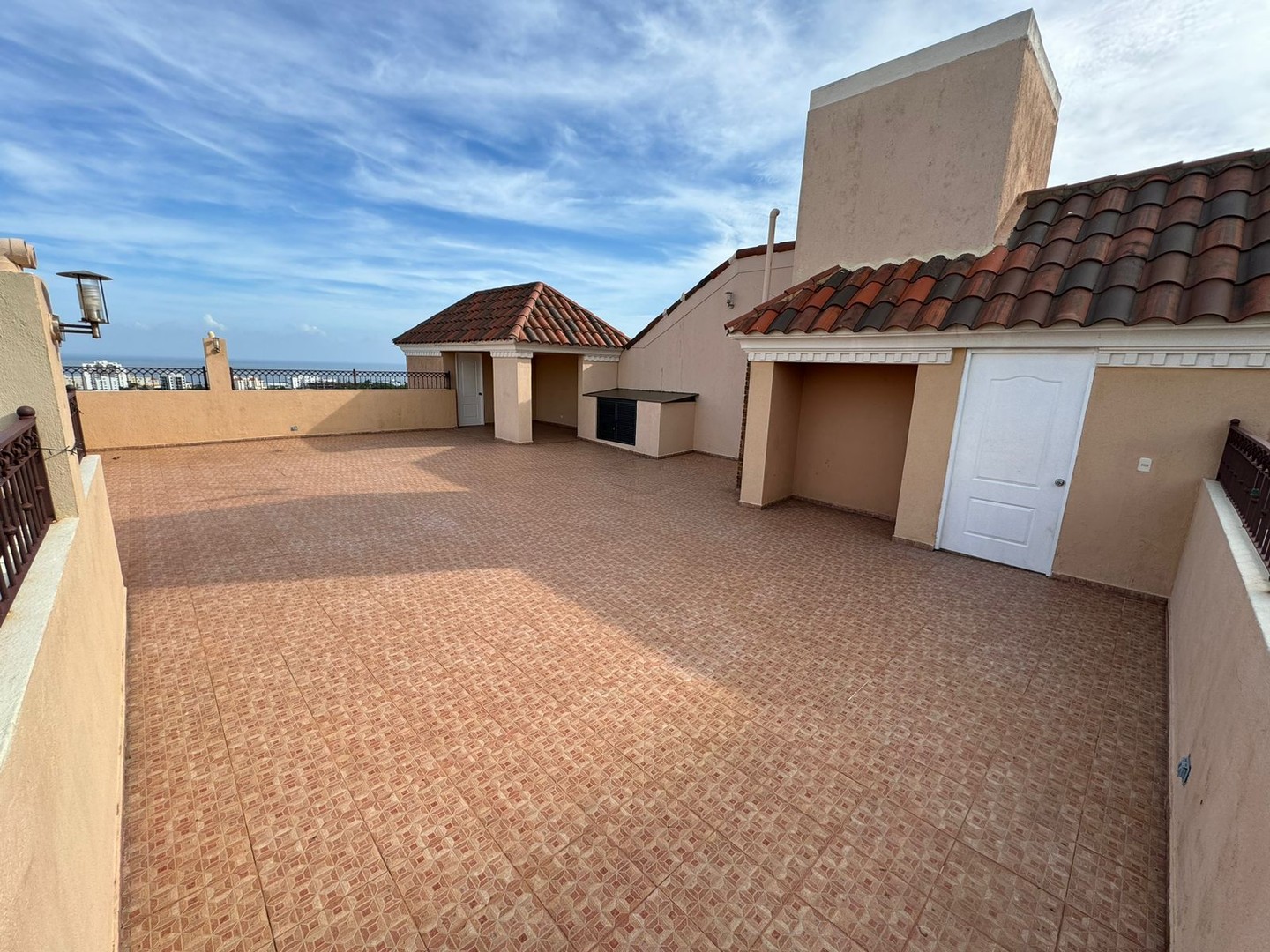 apartamentos - Apartamento en Venta 
LA ESPERILLA 
USD 240,000.00
Mantenimiento: RD$7,500.00

C 5