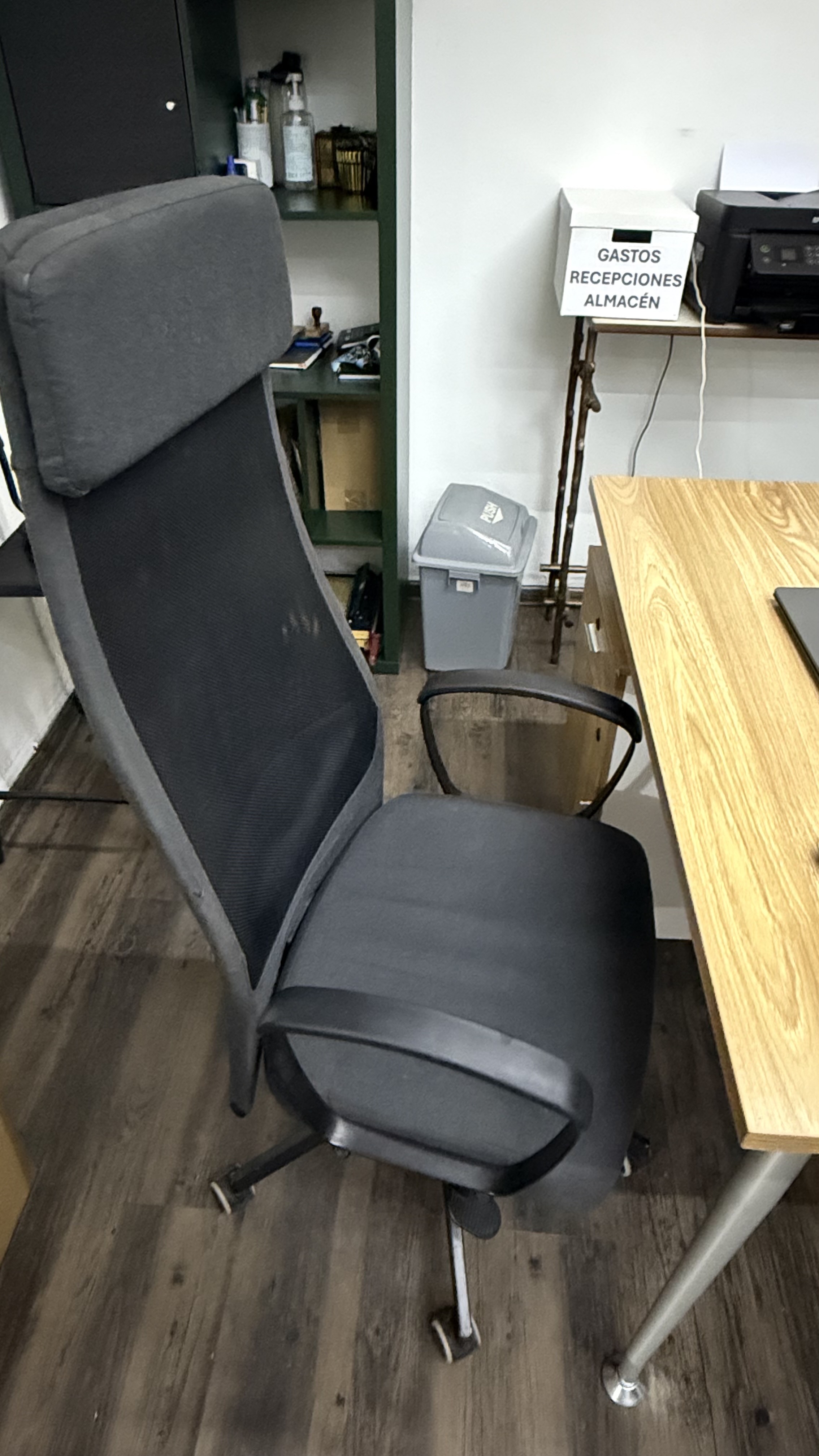 equipos profesionales - Escritorios de oficina con gavetas y silla incluidos 2
