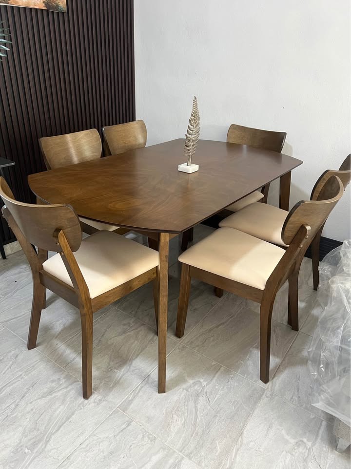 muebles y colchones - Juego de comedor importado de 6 sillas en madera  1