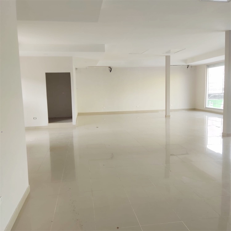 oficinas y locales comerciales - Local céntrico y comercial 3