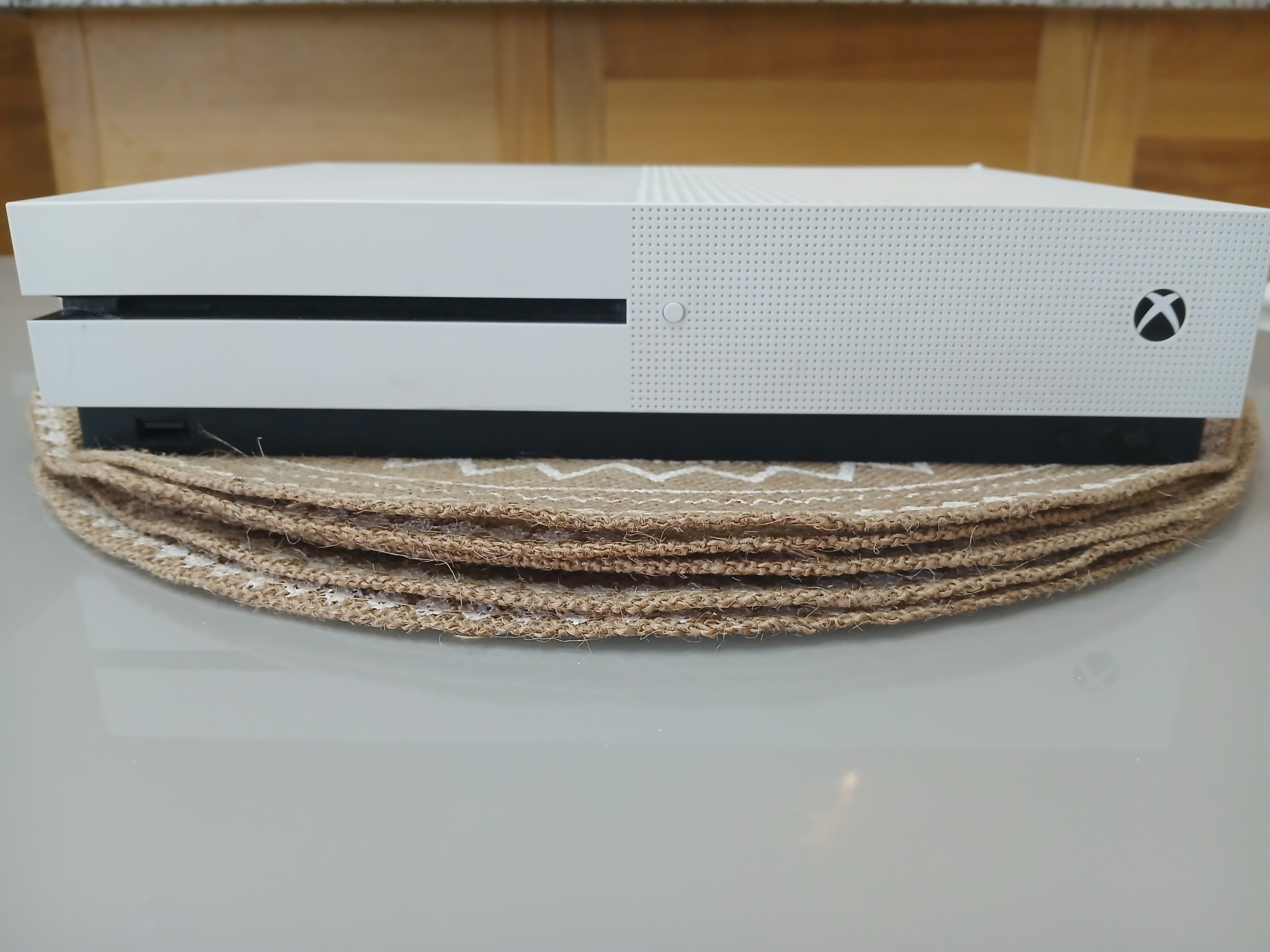 consolas y videojuegos - Xbox one s, con tres juegos 2