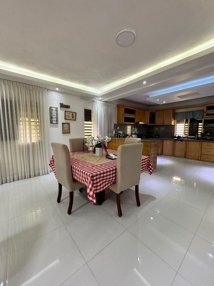 casas - venta de casa con 4 habitaciones en la autopista de san Isidro Santo Domingo  5