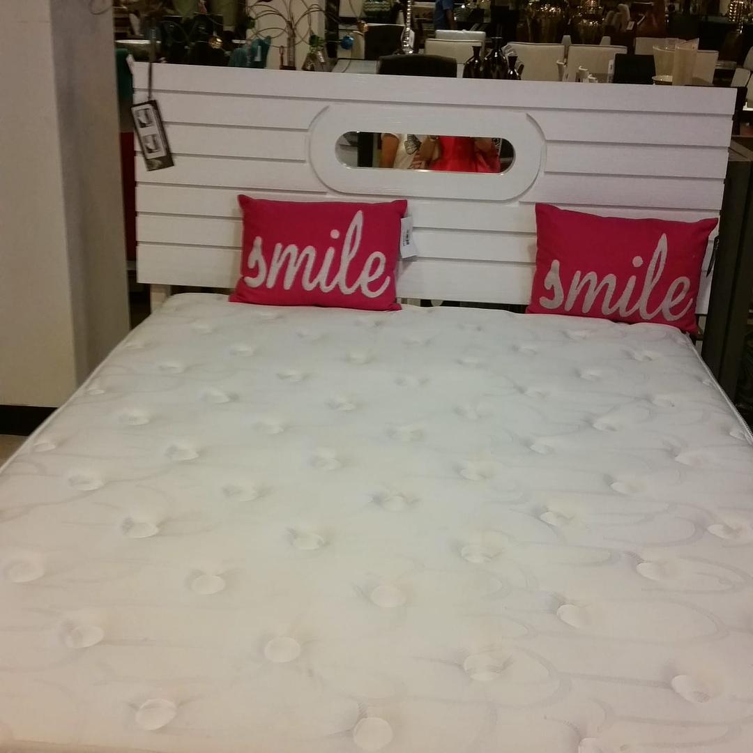 muebles y colchones - Base de Cama Moderna con Espejo QUEEN (Negociable) 0