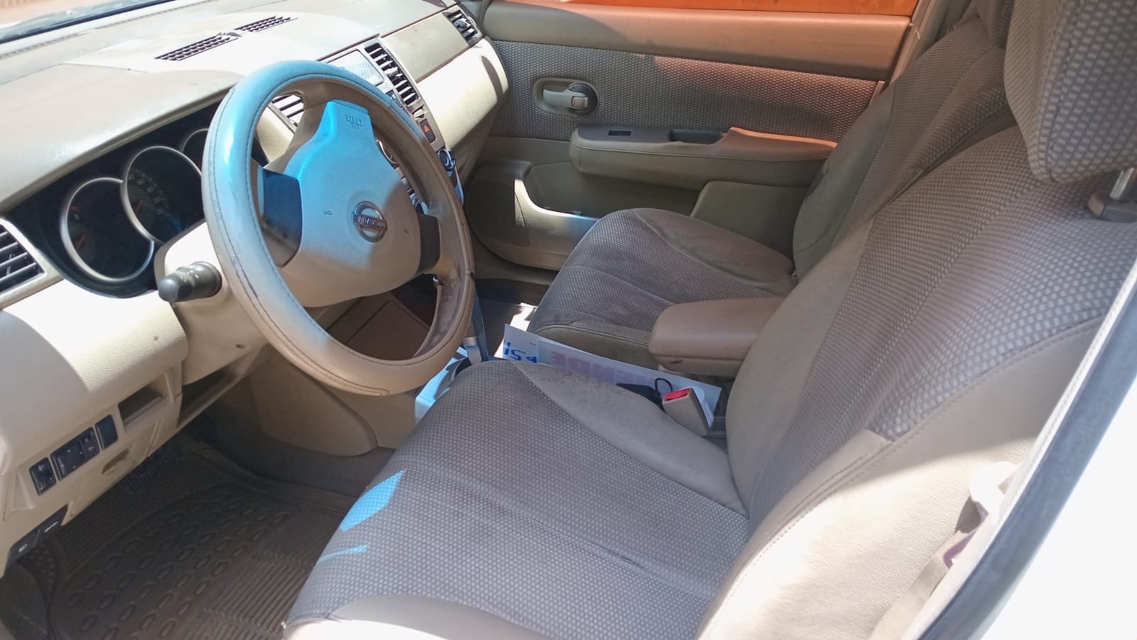carros - Nissan versa (tiida)  5