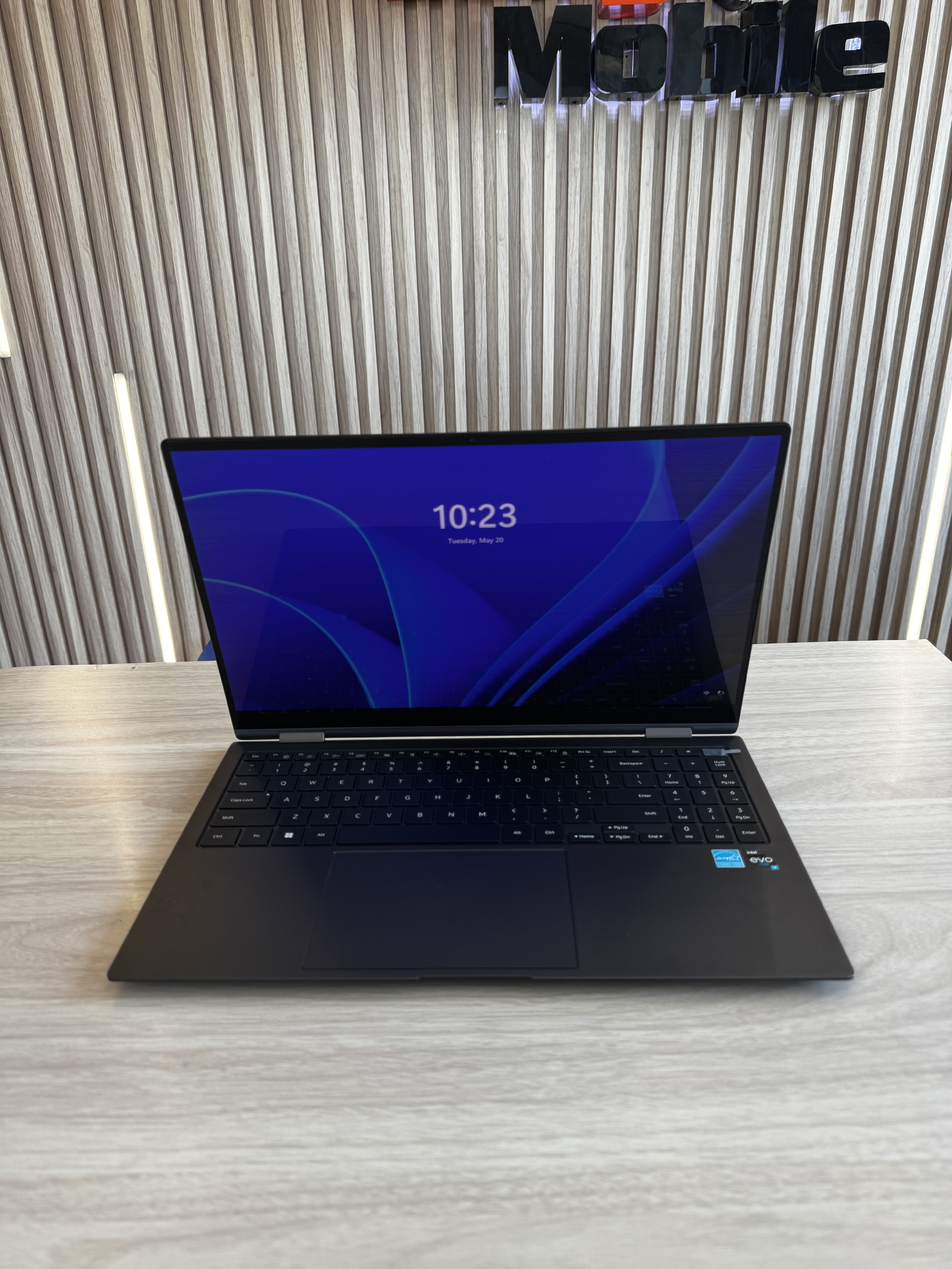 computadoras y laptops - SAMSUNG BOOK 2 PRO 15.6" 360 AMOLED i7-12 8/512 iNTEL IRIS Xe GRAPHICH GREY