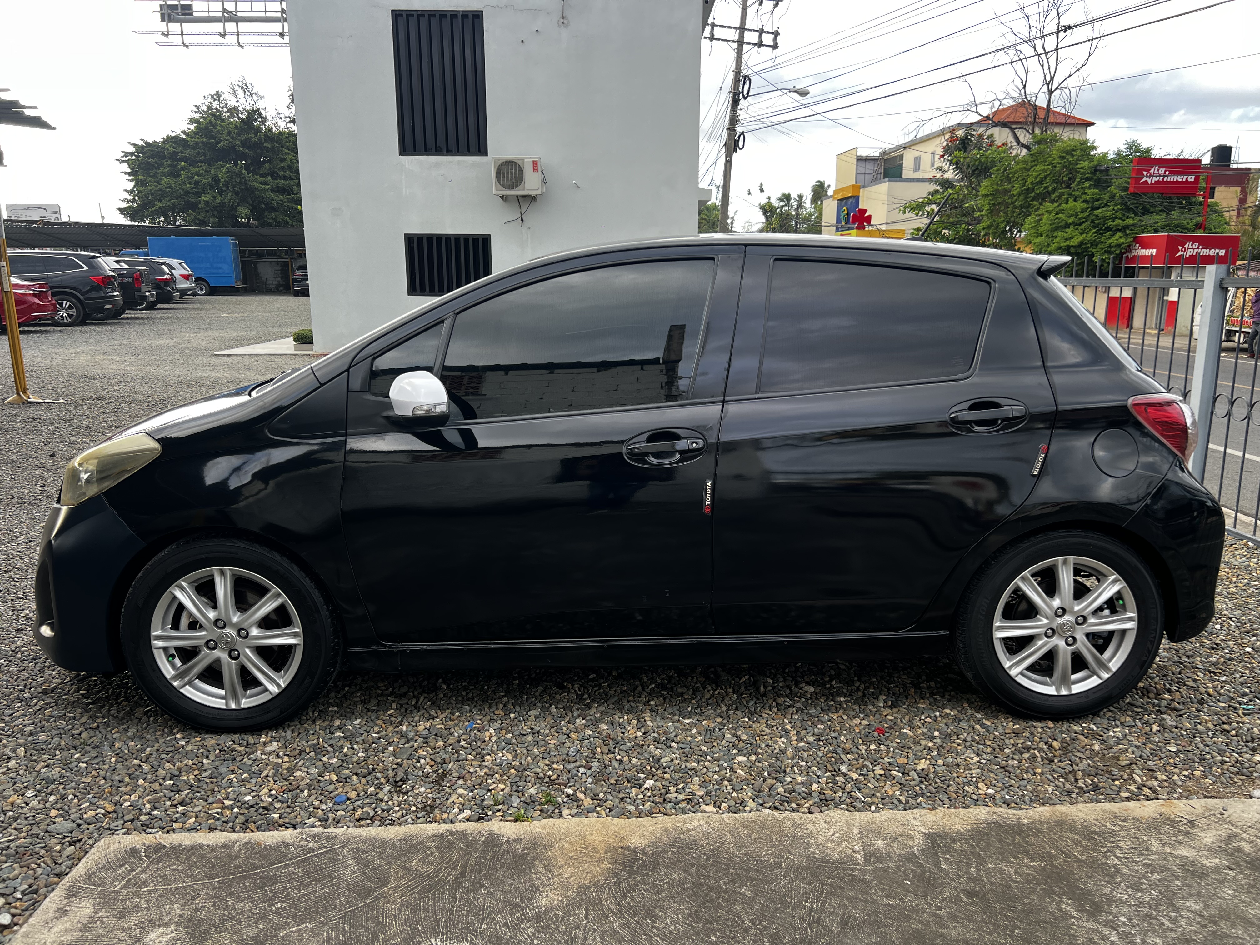 carros - Toyota Vitz 2011 Full RS Yaris Fit logo march mira 7
