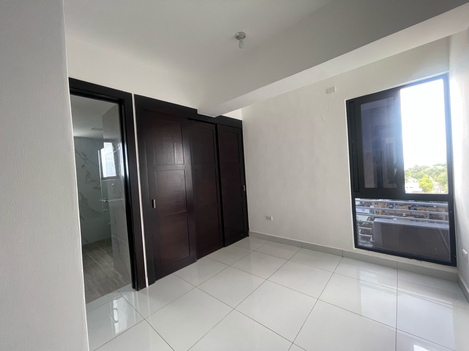 apartamentos - Alquiler Apartamento  Linea Blanca Av. Sarasota 4