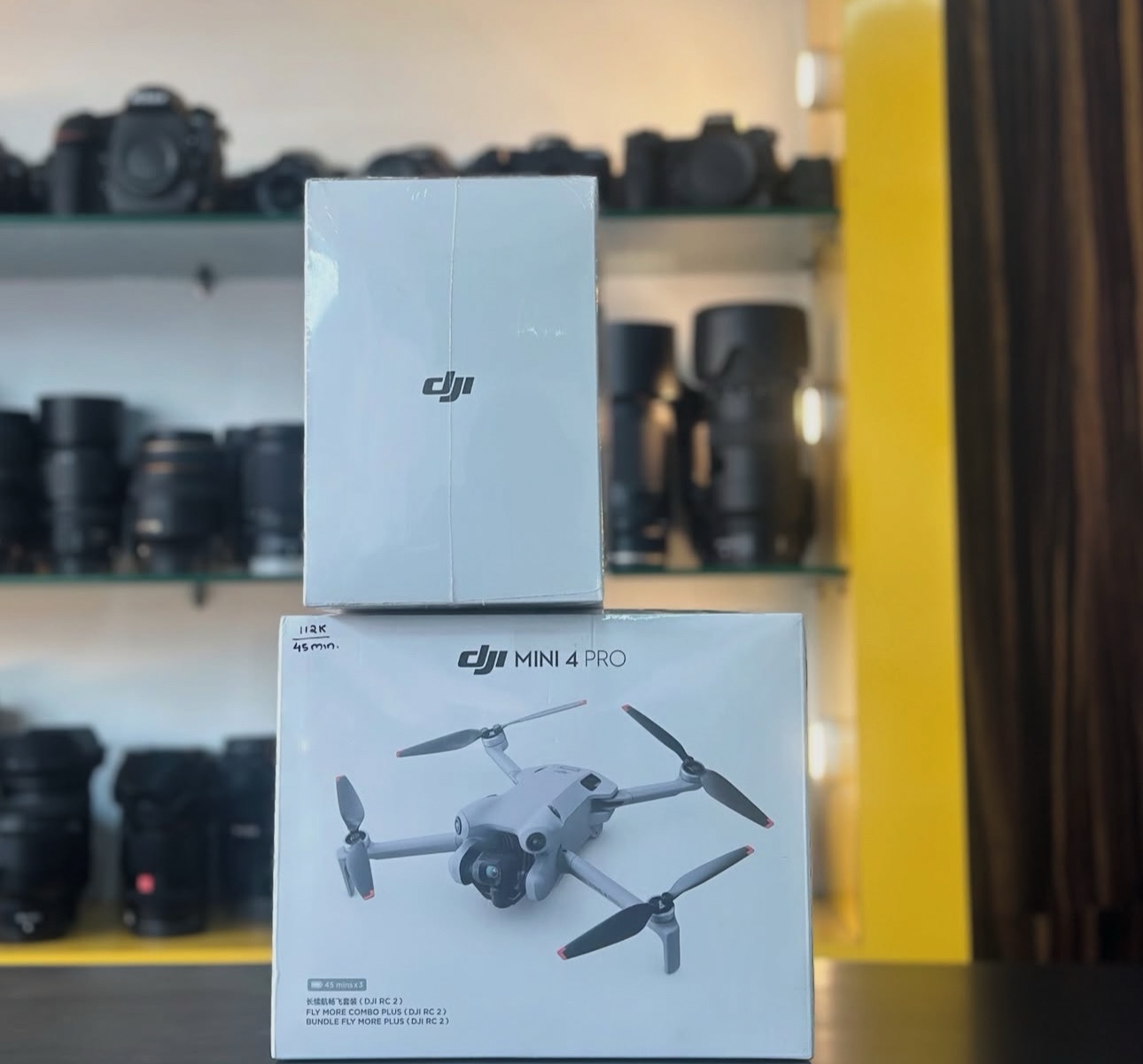 camaras y audio - Drone DJI Mini 4 Pro Fly More Combo Nuevos Sellados  3