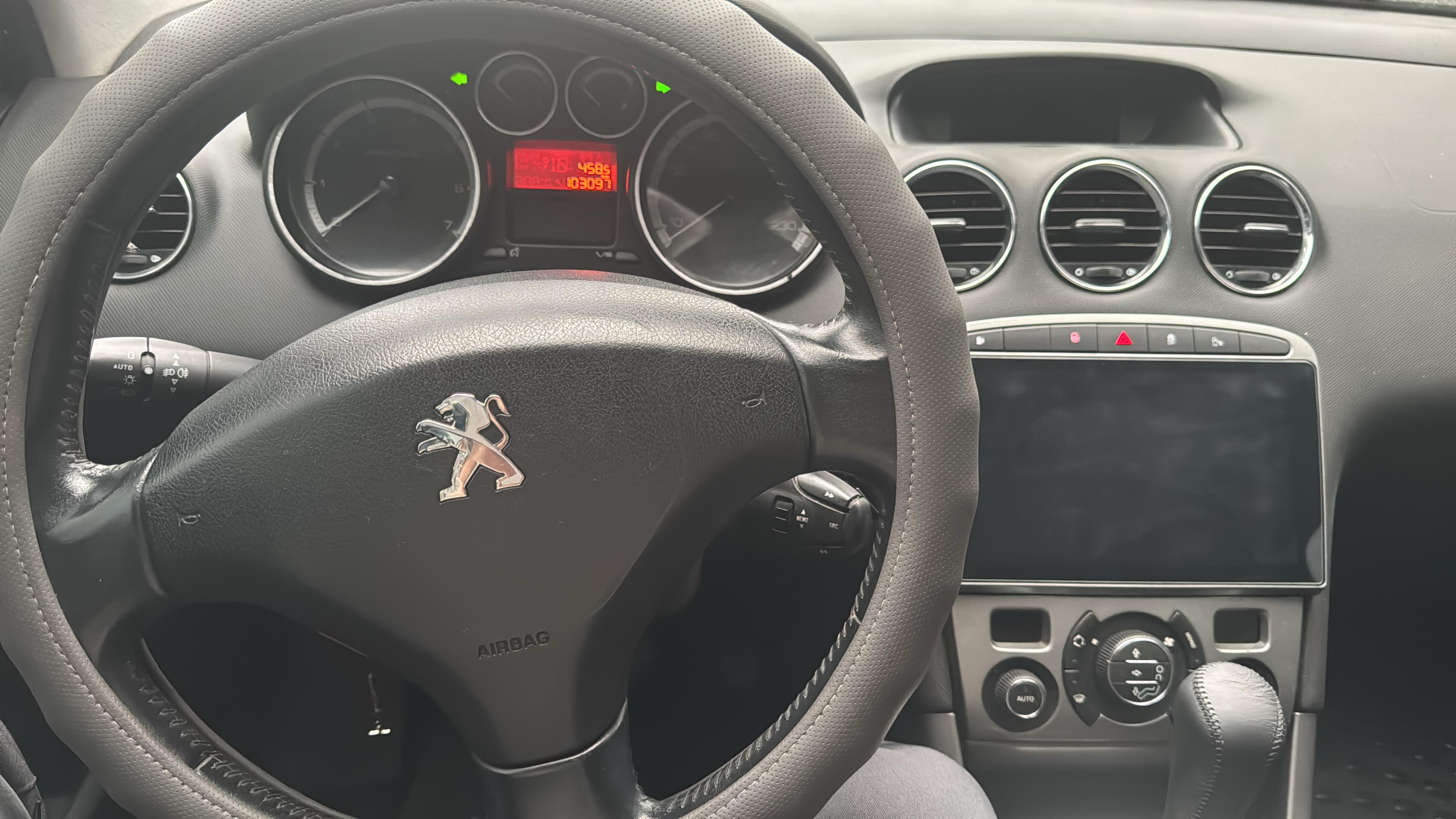 carros - Peugeot 308 2014 5