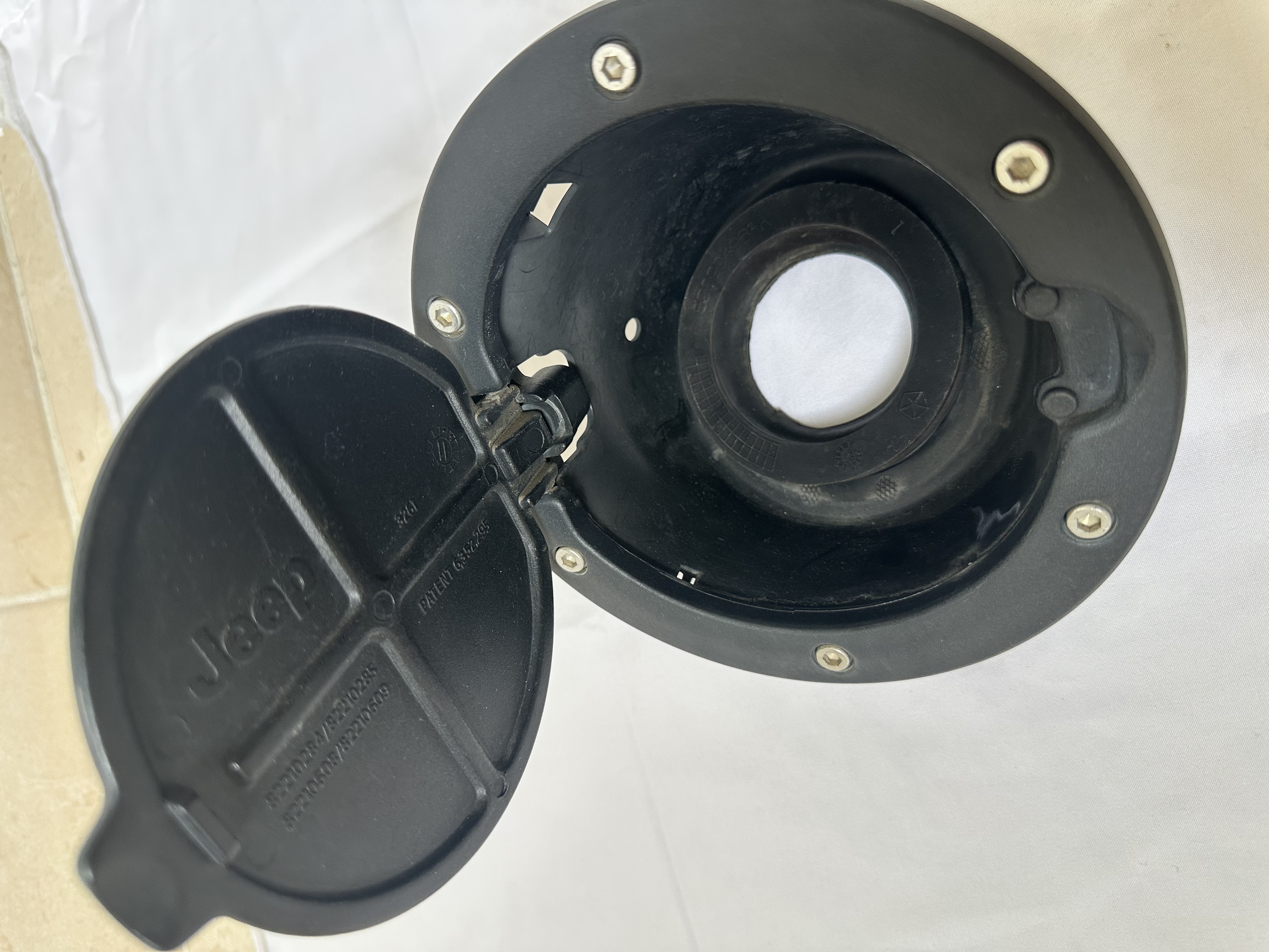 accesorios para vehiculos - Tapa de gasolina Jeep  2