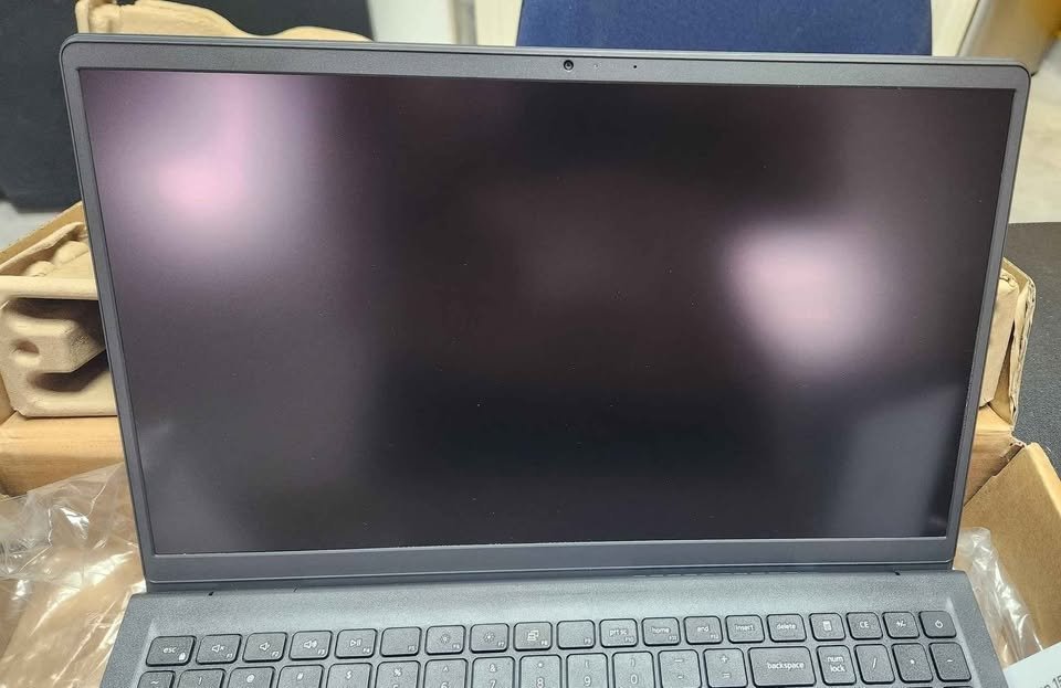 computadoras y laptops - Laptop Dell Inspiron 15.6 Touch Ryzen 7 7730U 512G 4