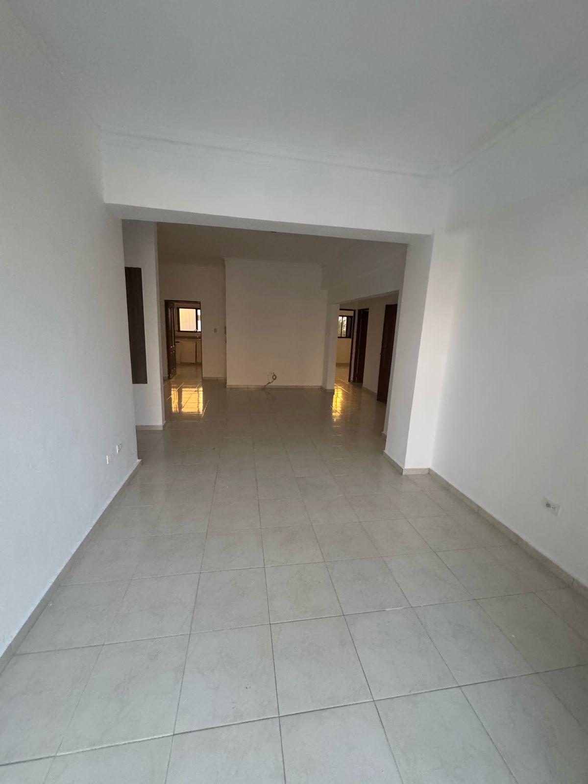apartamentos - Evaristo Morales tres hab piso 6 dos parqueos balc 4