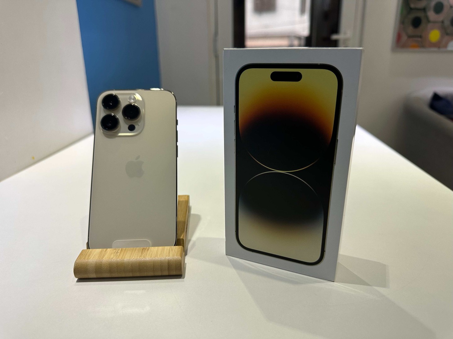 celulares y tabletas - Vendo iPhone 14 Pro 128GB Gold Como Nuevo, Desbloqueados $ 49,500 NEG 0