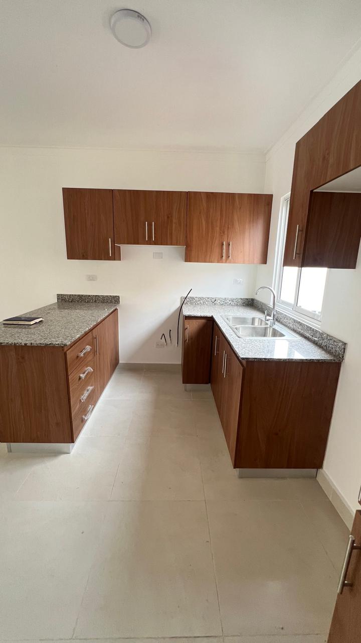 apartamentos - Apto en venta en el residencial Brisas de las colinas 4, Santo Domingo Oeste 3