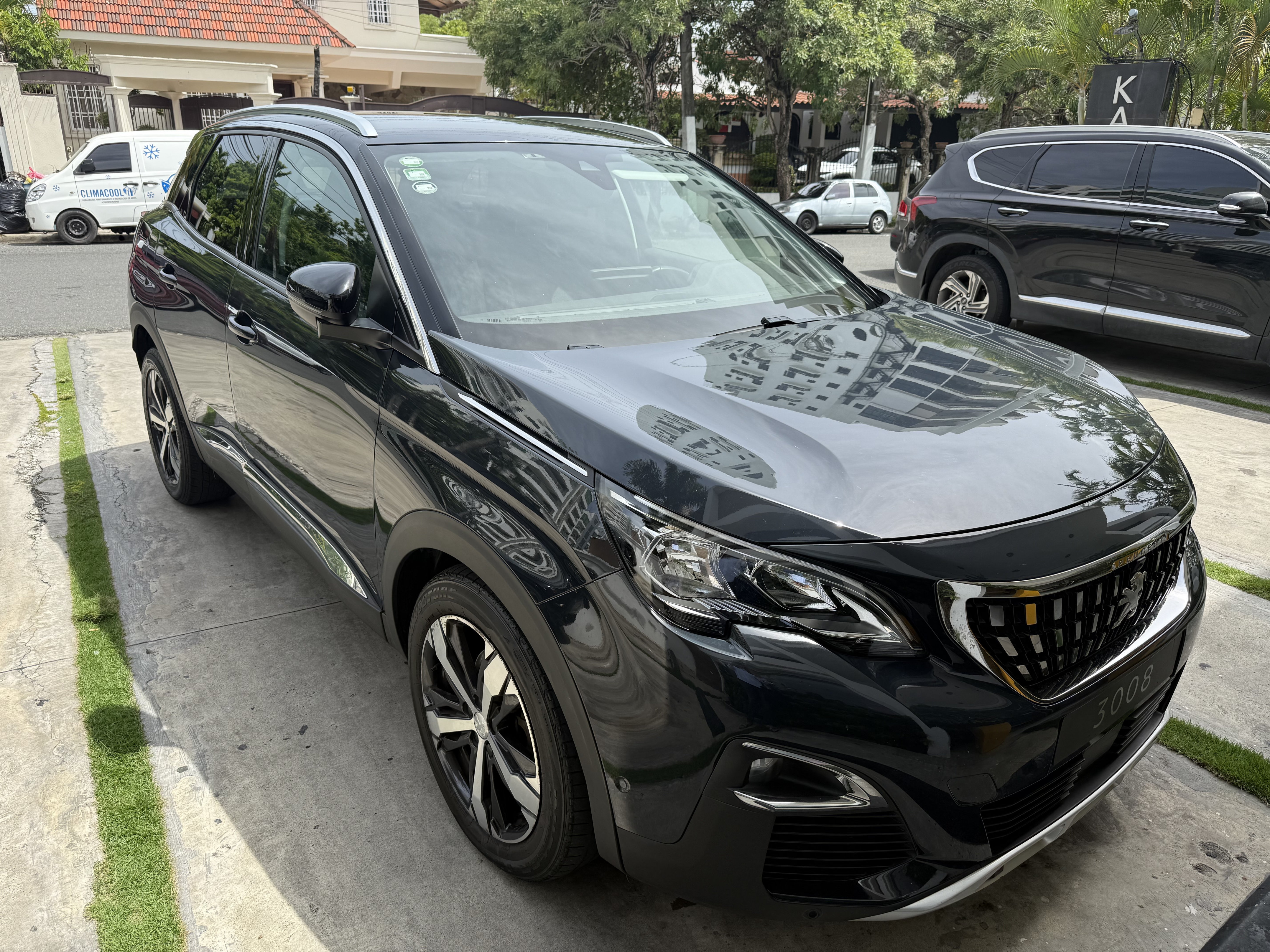 jeepetas y camionetas - Venta de Peugeot 3008 por motivo de viaje 