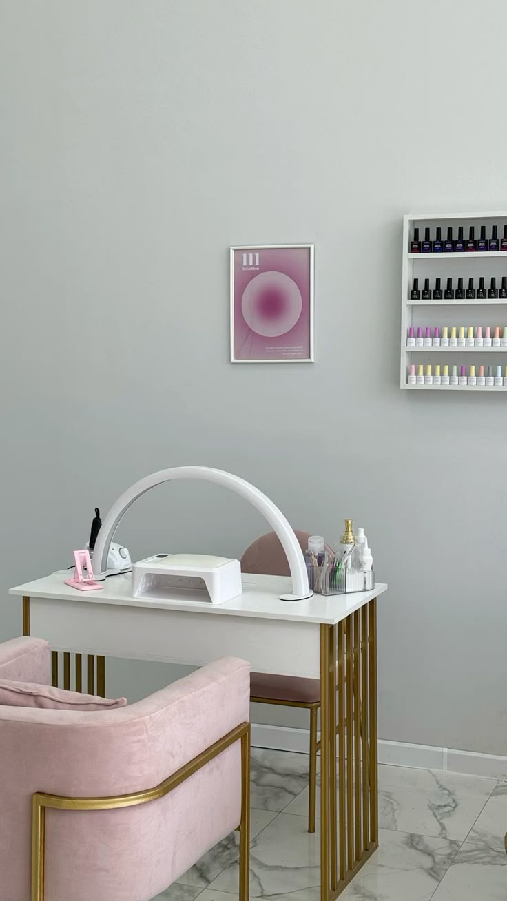 oficinas y locales comerciales - Se renta espacio para manicurista 