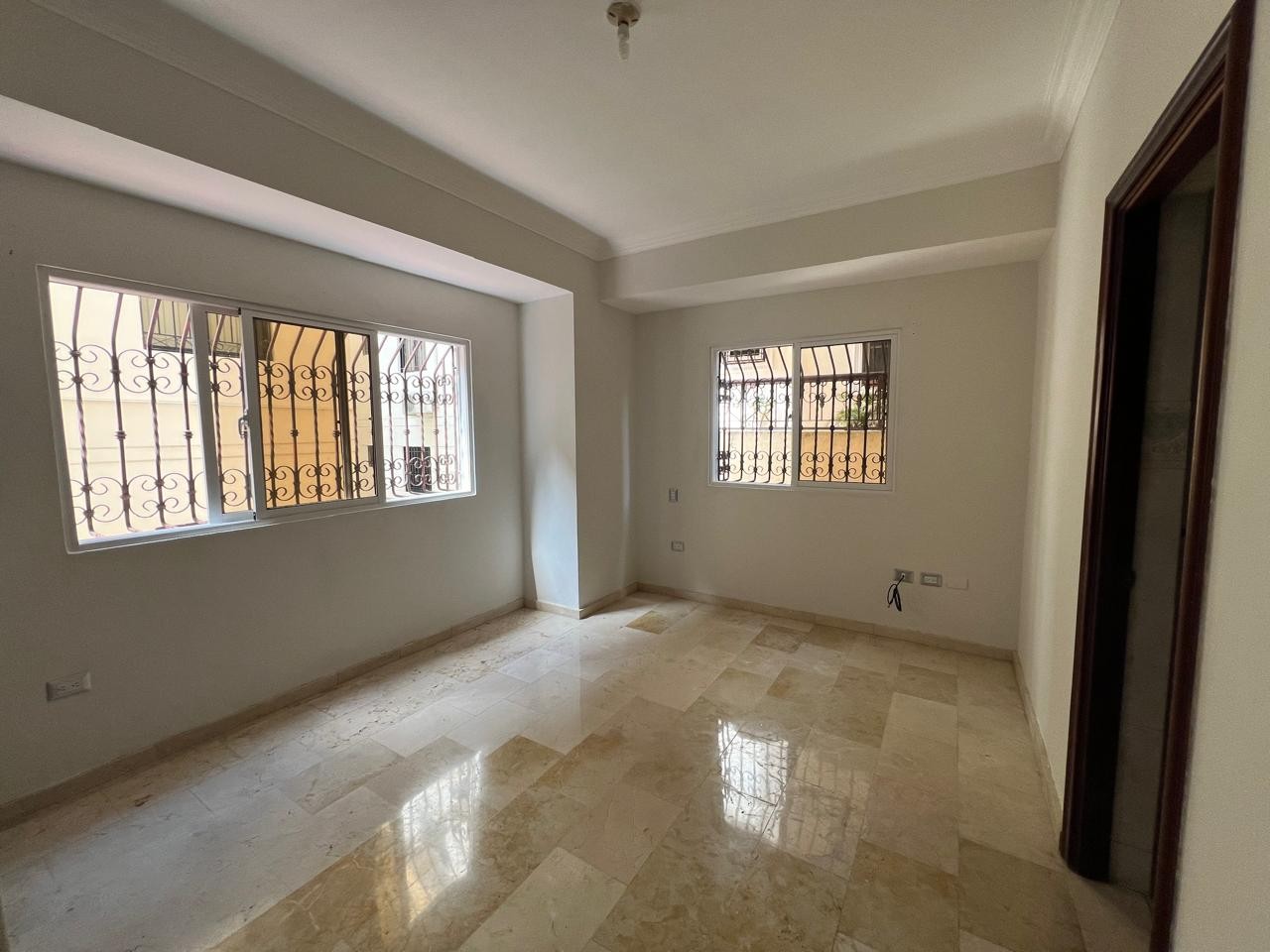apartamentos - Alquiler Apartamento de 2 Habitaciones Sin Amueblar Ubicado en Bella Vista 5
