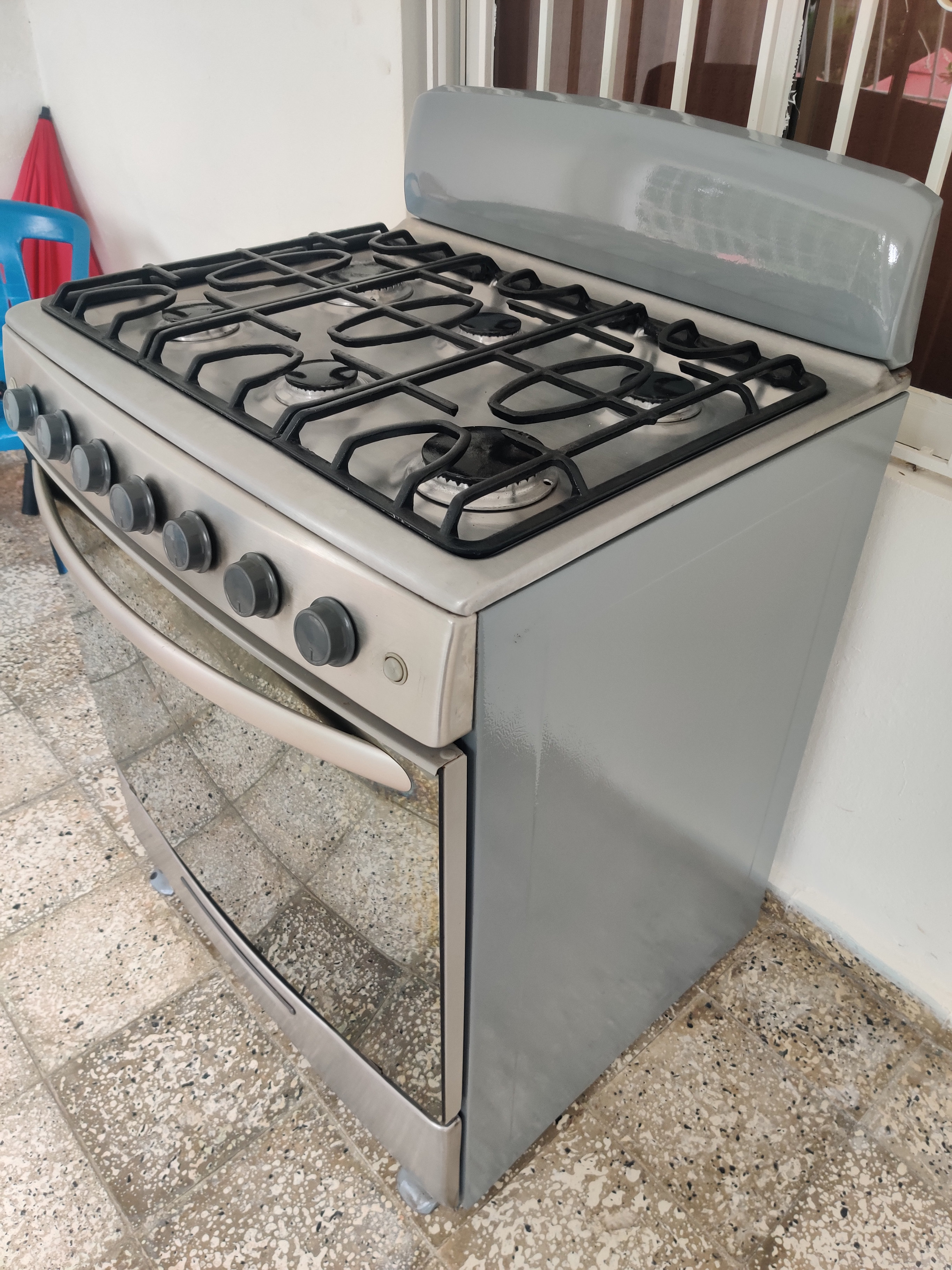 electrodomesticos - Estufa de 30 pulgadas General electric en excelente condiciones con garantía 2