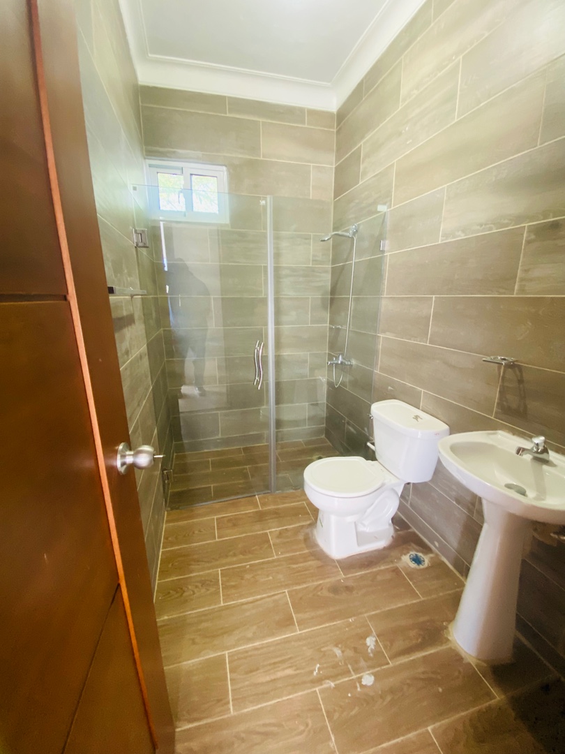 casas - ELEGANTE Y MODERNA CASA EN VENTA EN SANTIAGO DE LOS CABALLEROS
 9