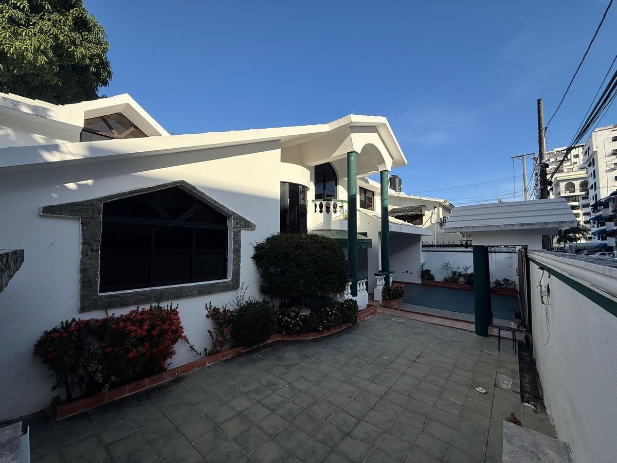 casas - Casa en Alquiler en Bella Vista santo domingo 0