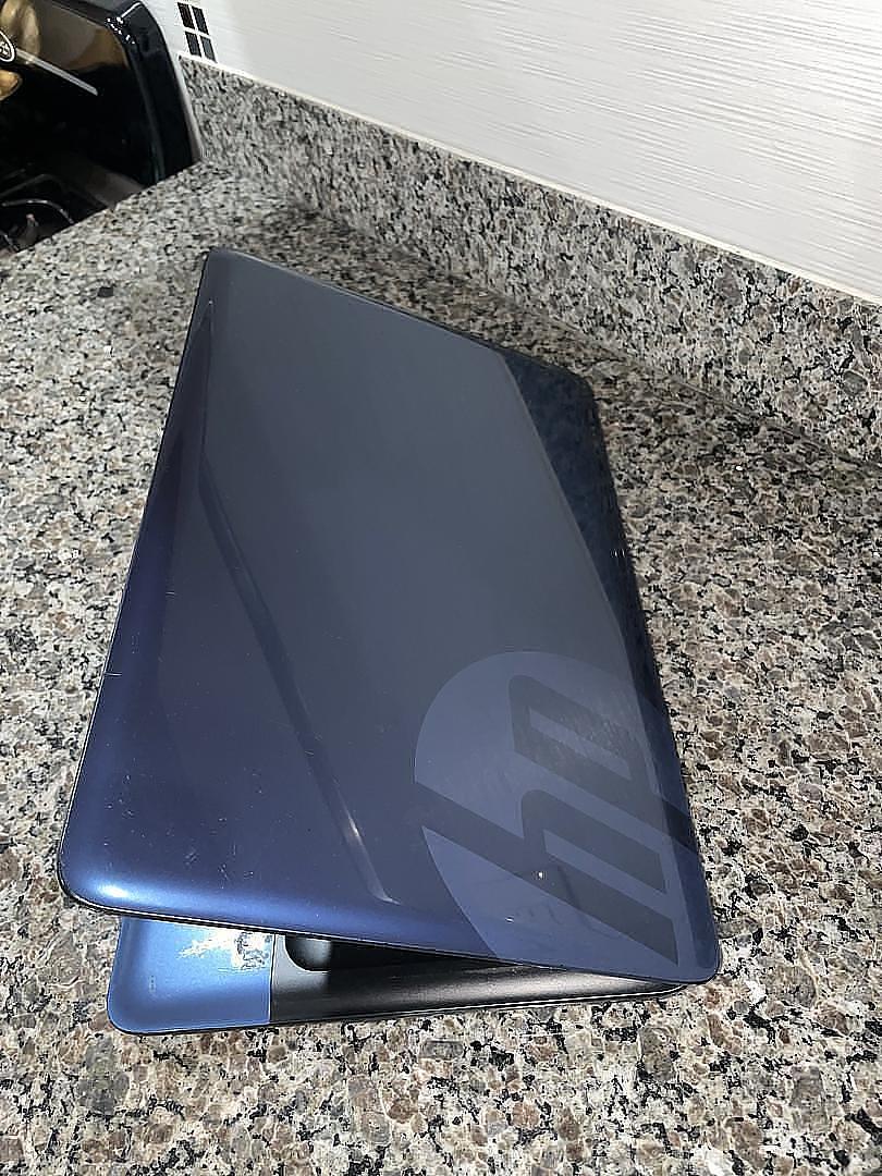 computadoras y laptops - Laptop HP vieja – Para piezas o reparación – RD$3500 negociable 2