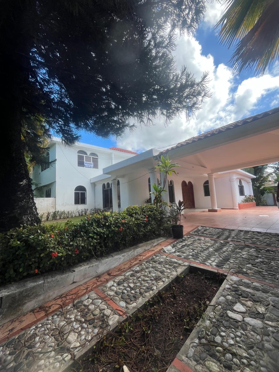 casas - Oportunidad única en Arroyo Hondo III 0