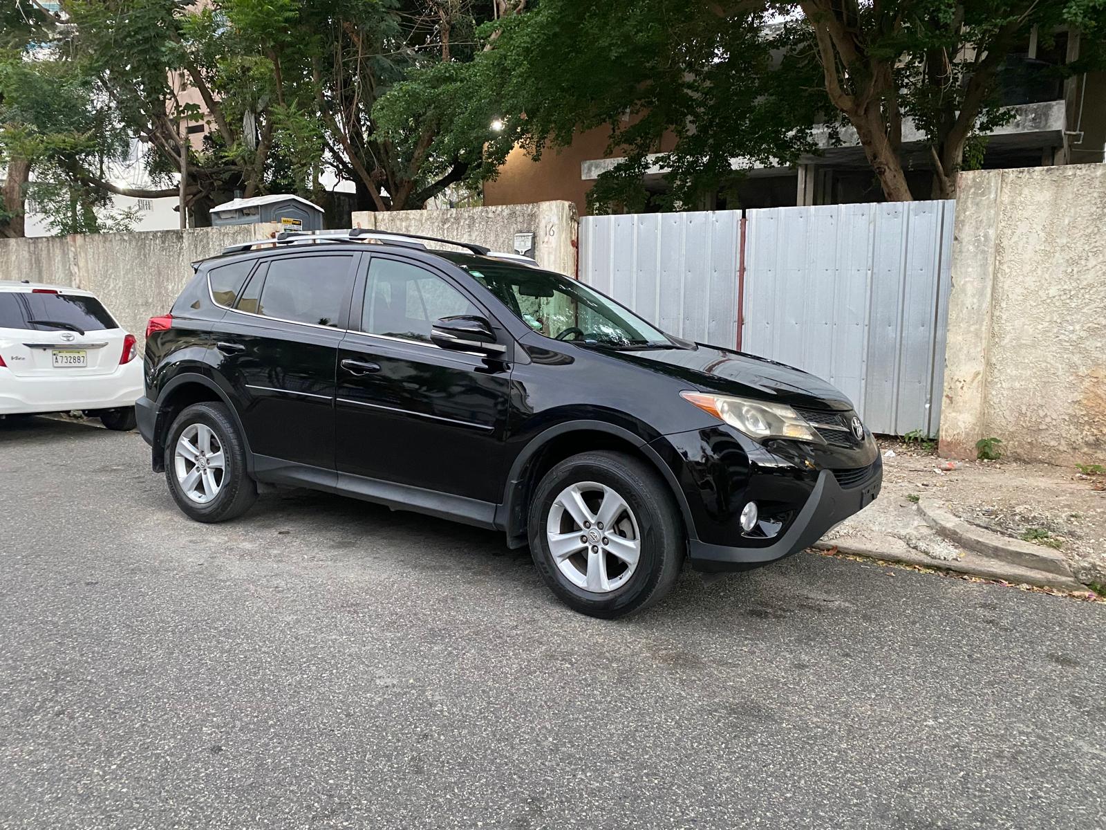 jeepetas y camionetas - 2013 Toyota RAV4 XLE Americana  2