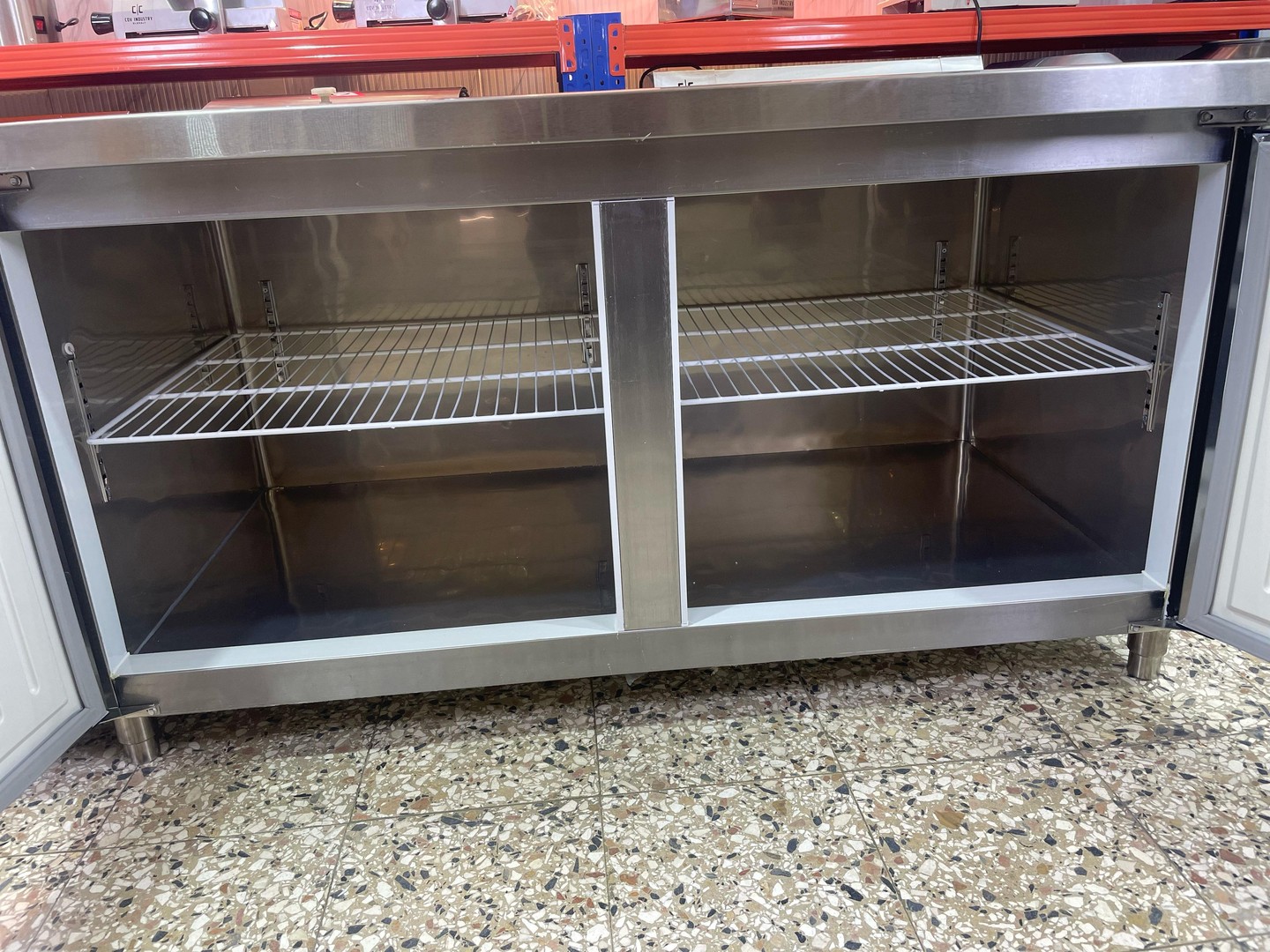 equipos profesionales - Mesa de trabajo para cocina con refrigerador 6