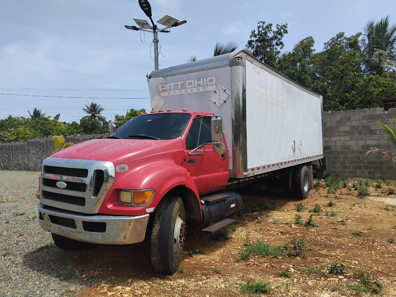 camiones y vehiculos pesados - FORD F750 SUPER DUTY 1