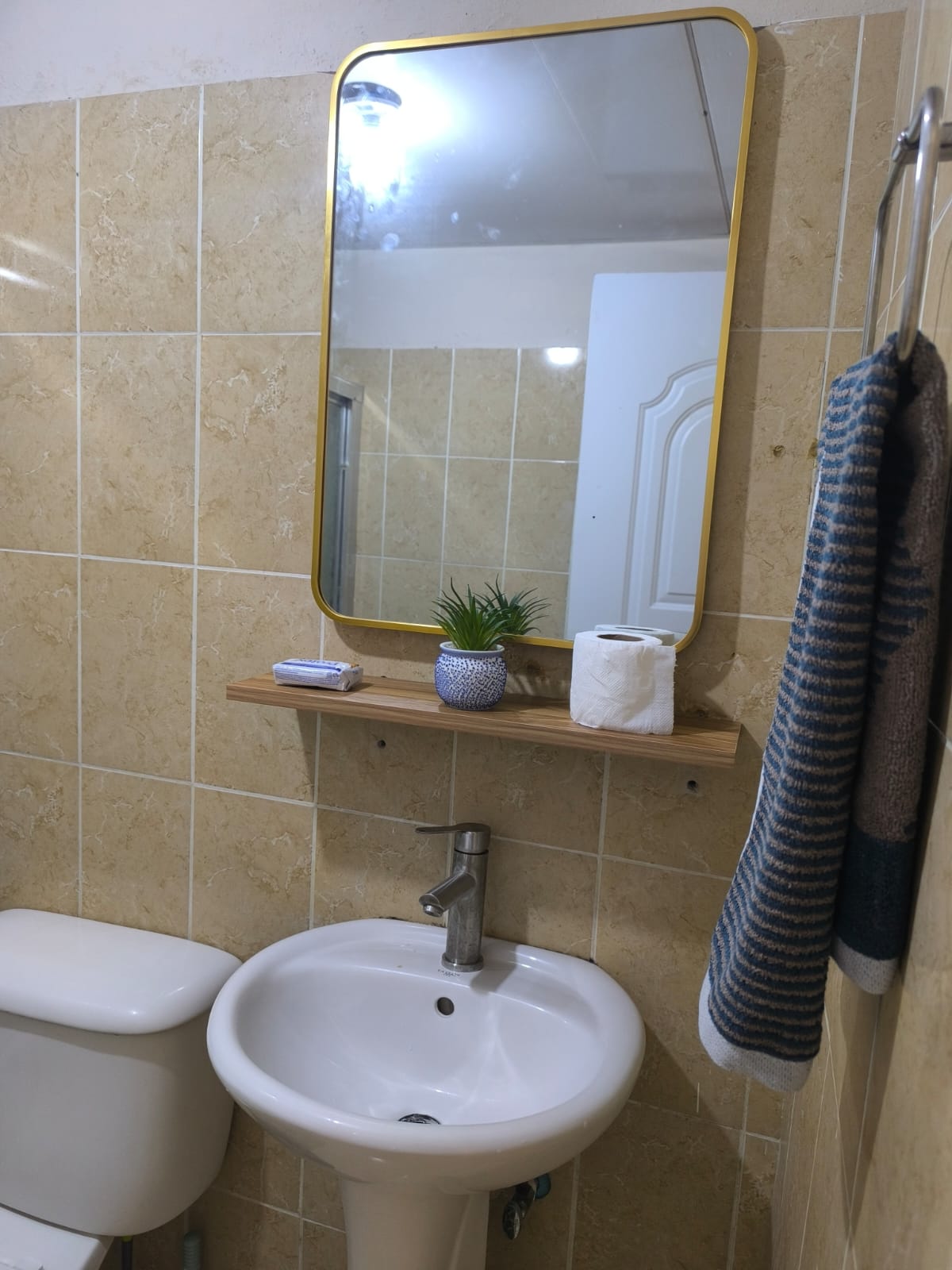 apartamentos - VENDO APARTAMENTO AMUEBLANDO O SIN   SAN ISIDRO  4