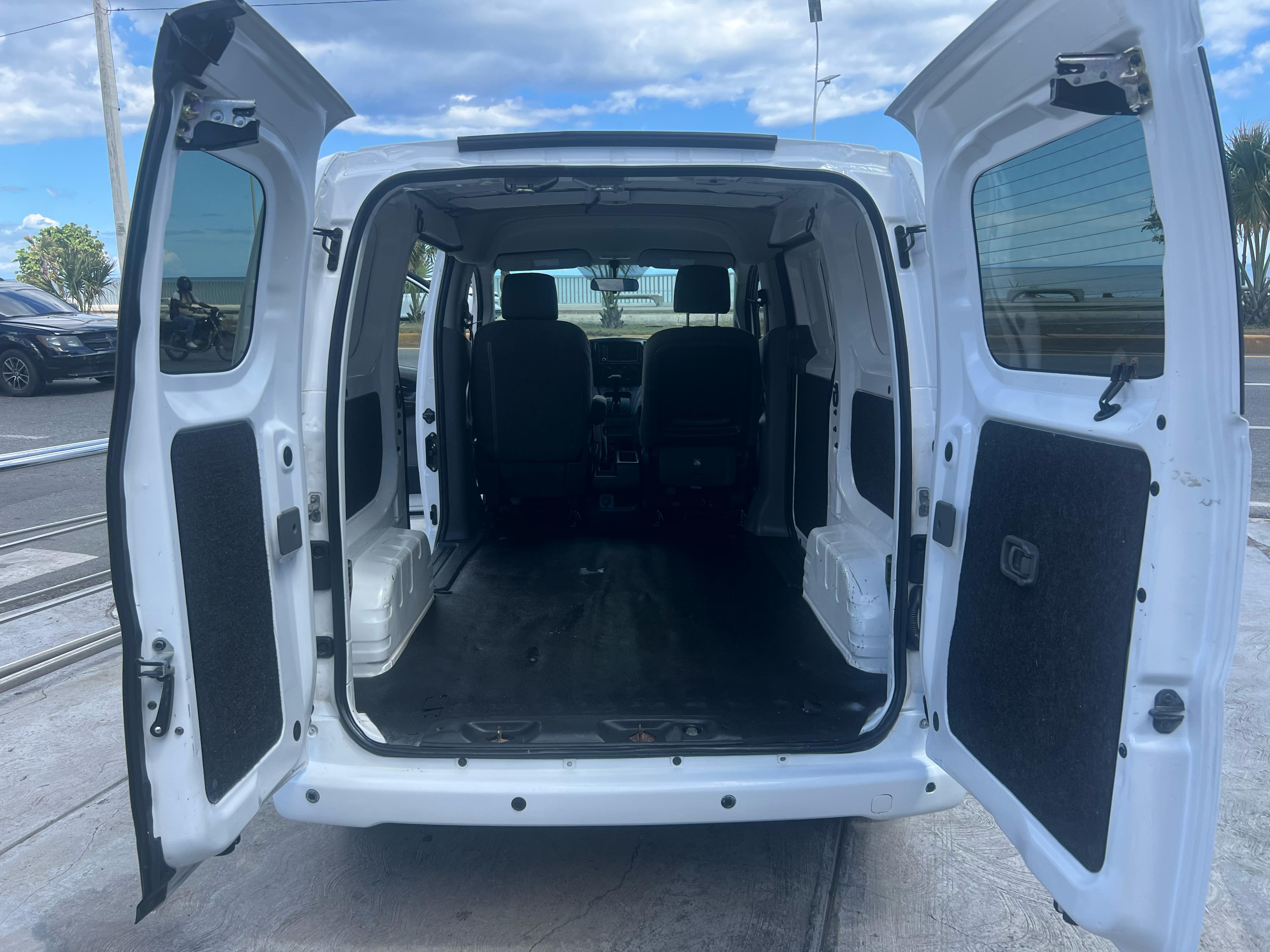 jeepetas y camionetas - Nissan NV 200 2020 9